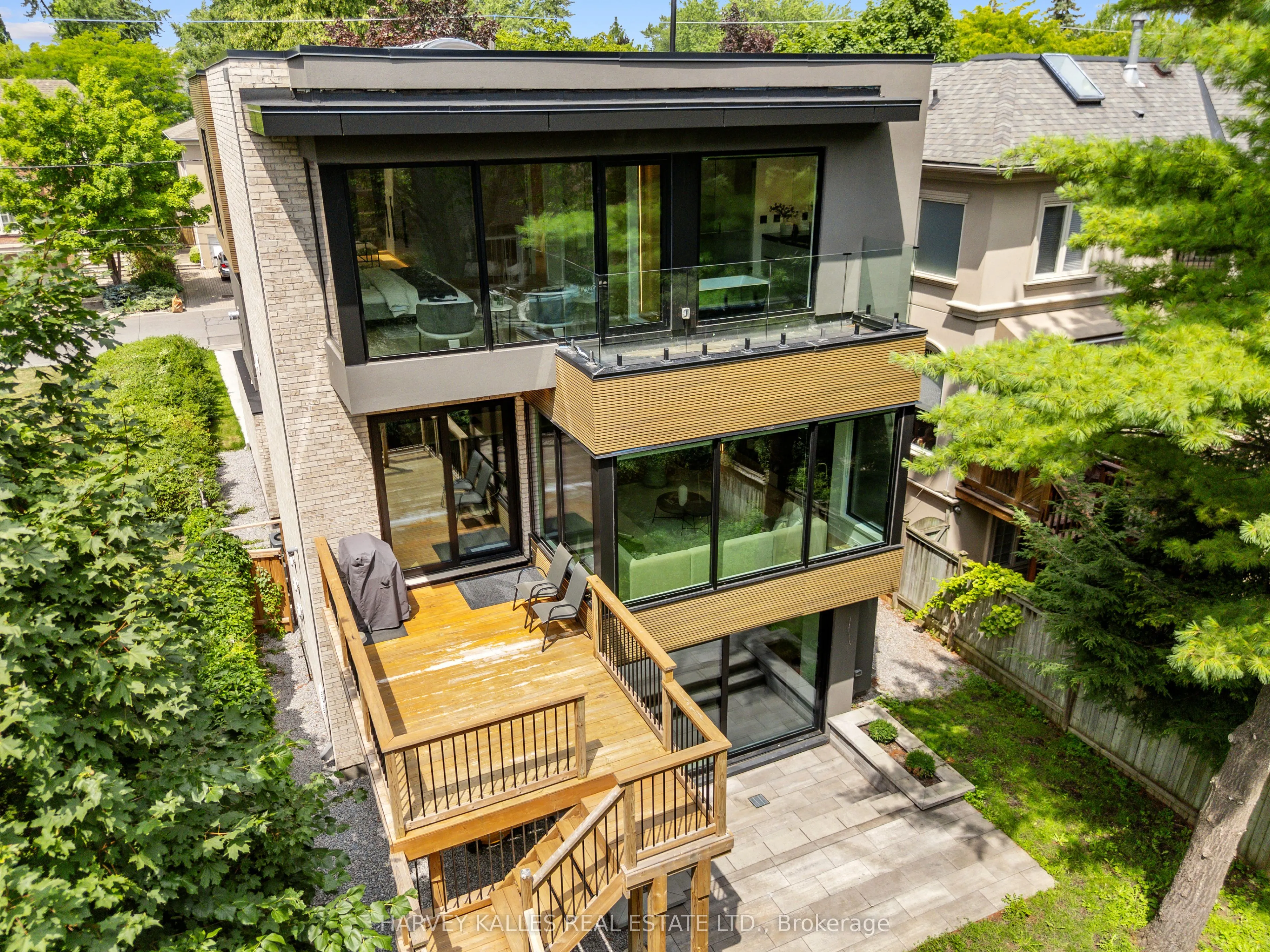 585 Bedford park Avenue