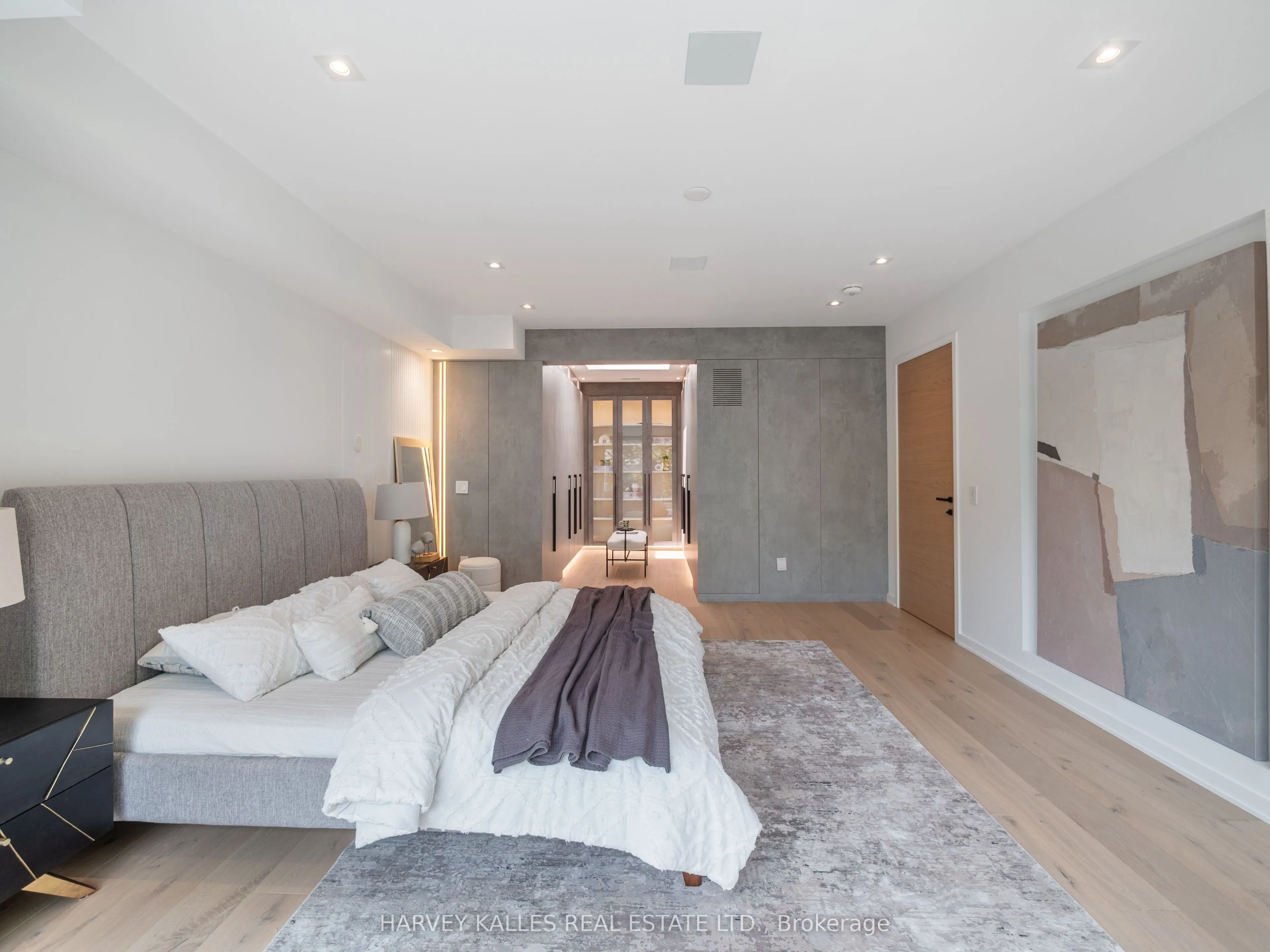 585 Bedford park Avenue