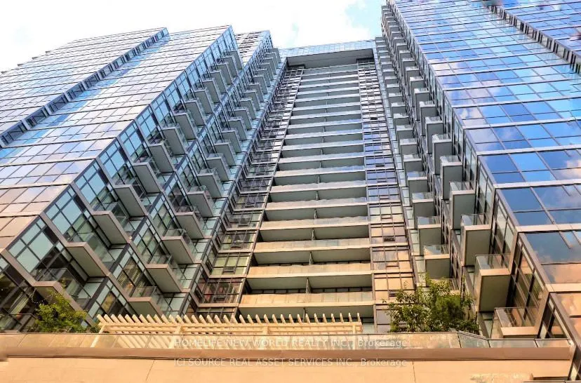 210 Simcoe Street, #501