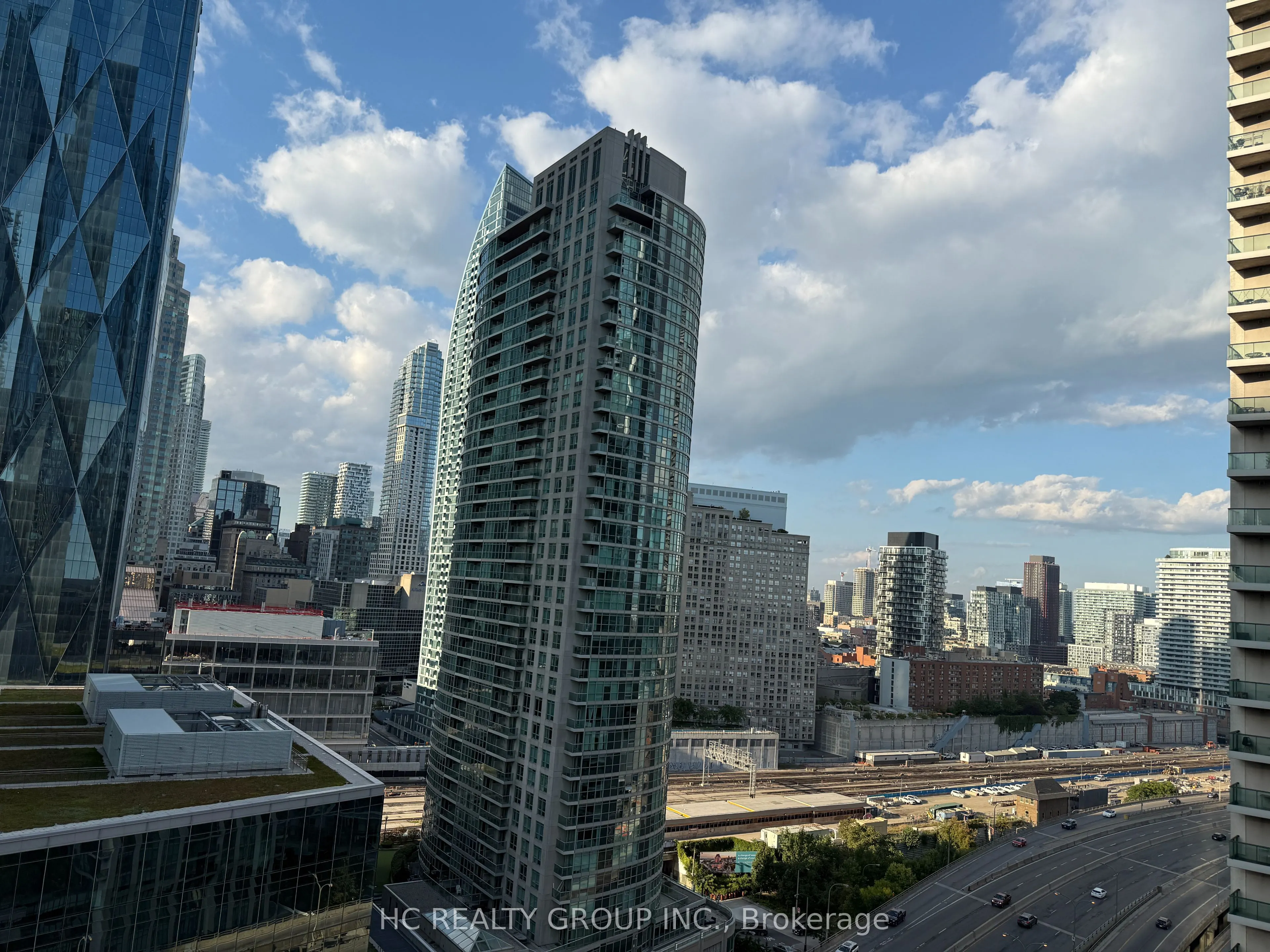 18 Harbour Street, #2105