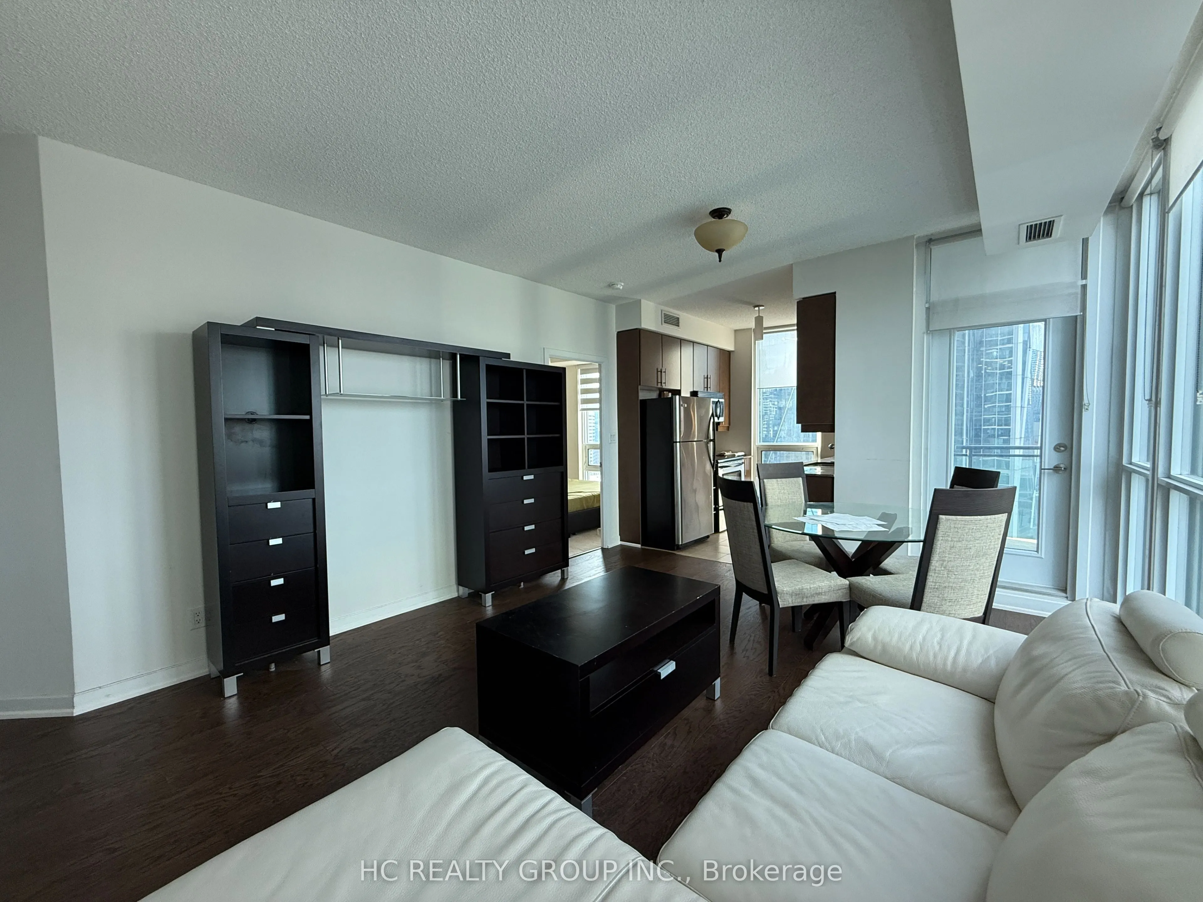 18 Harbour Street, #2105