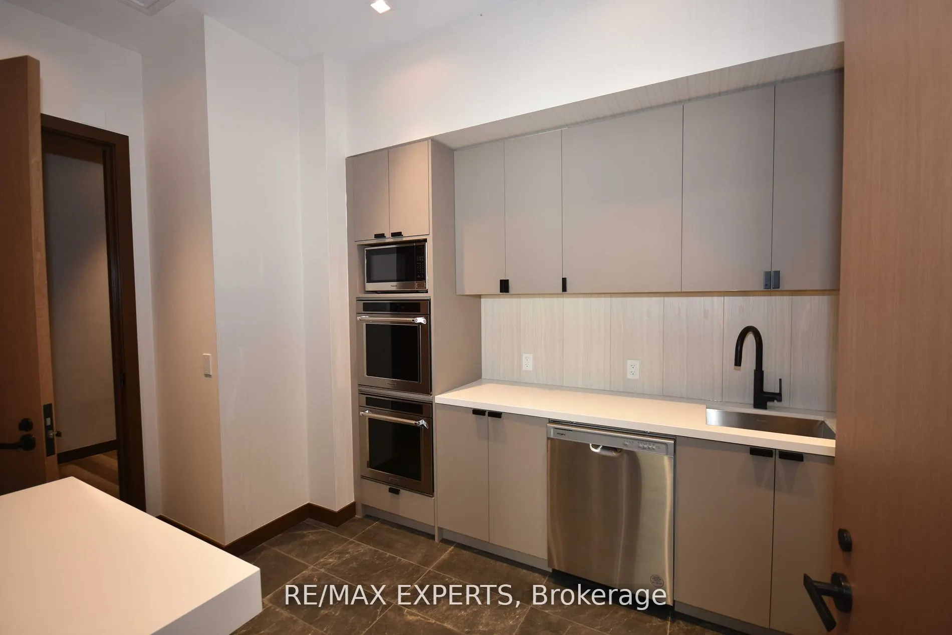 8 Tippett Road, #1507