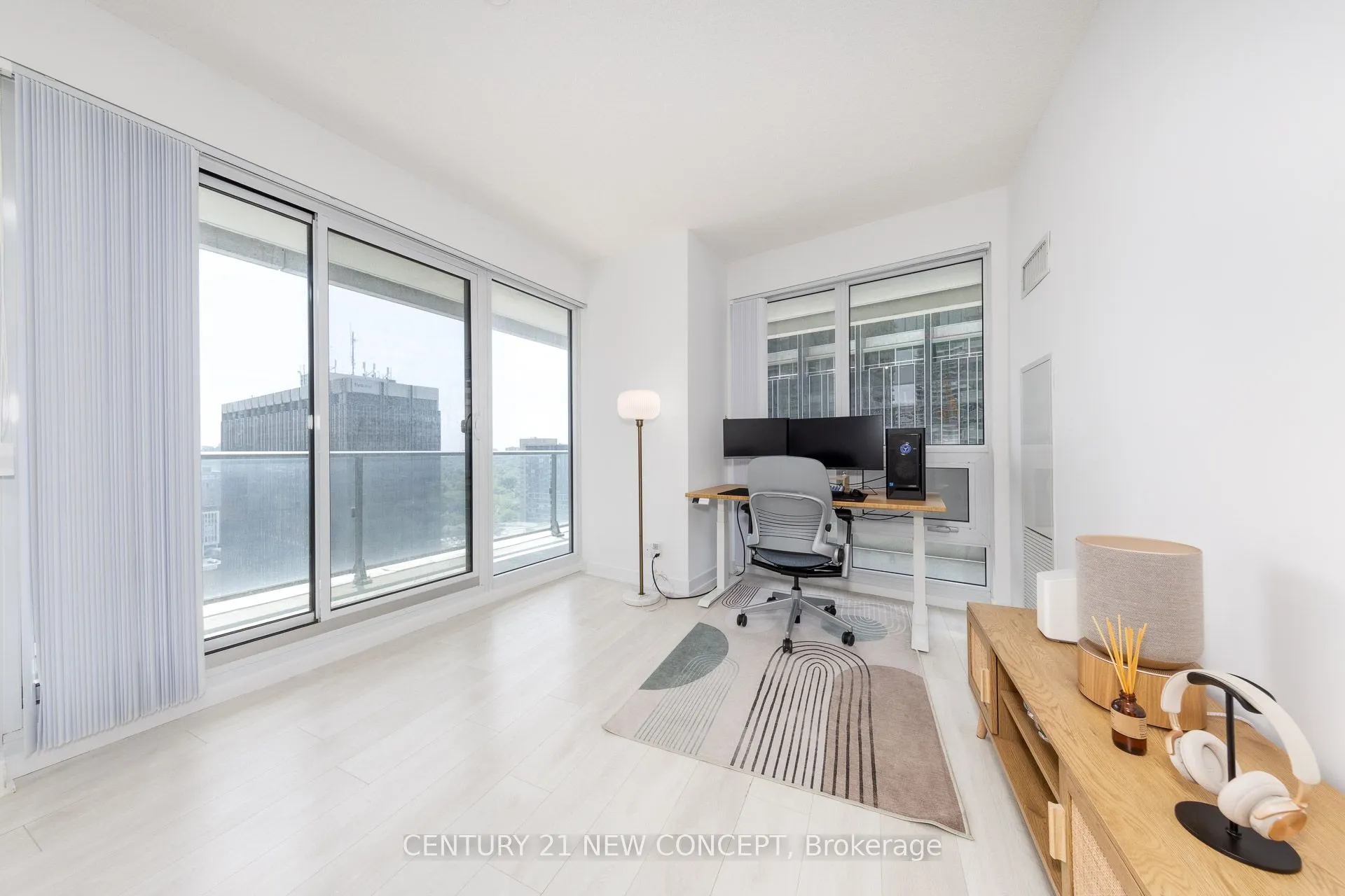 2221 Yonge Street, #1408