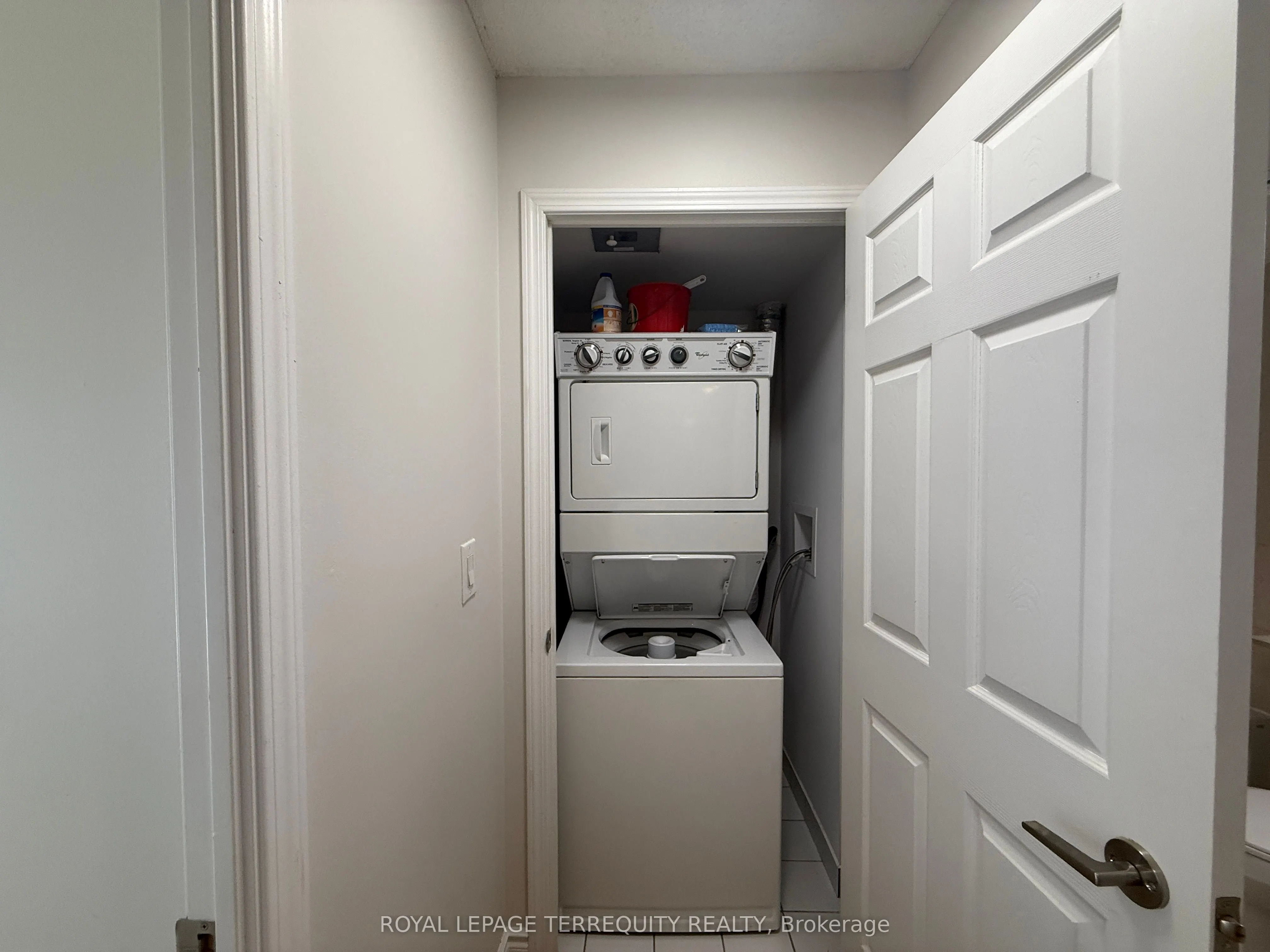 736 Spadina Avenue, #1402