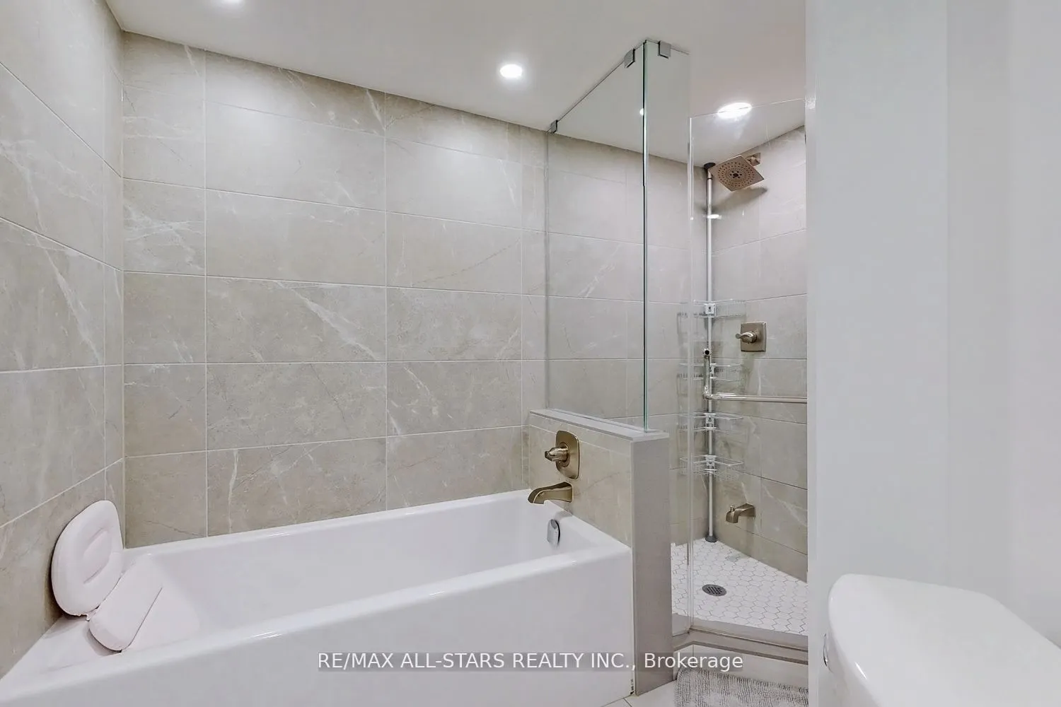 28 Pemberton Avenue, #1111