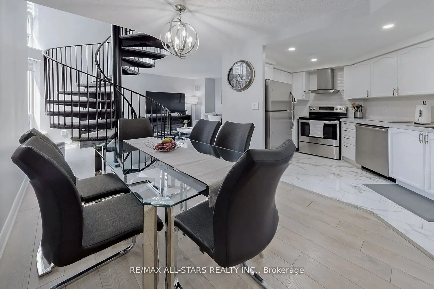 28 Pemberton Avenue, #1111