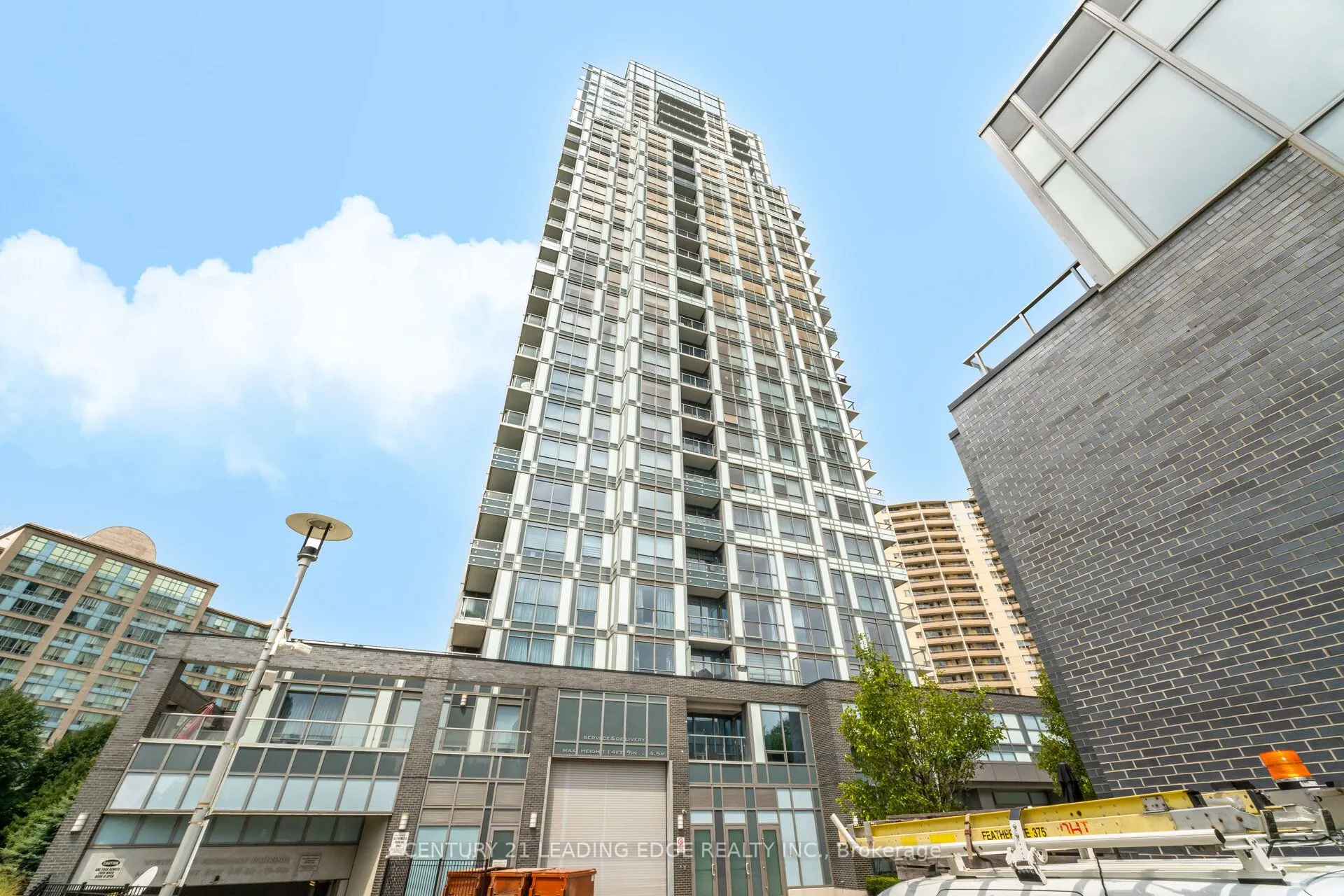 18 Graydon Hall Drive, #PH05