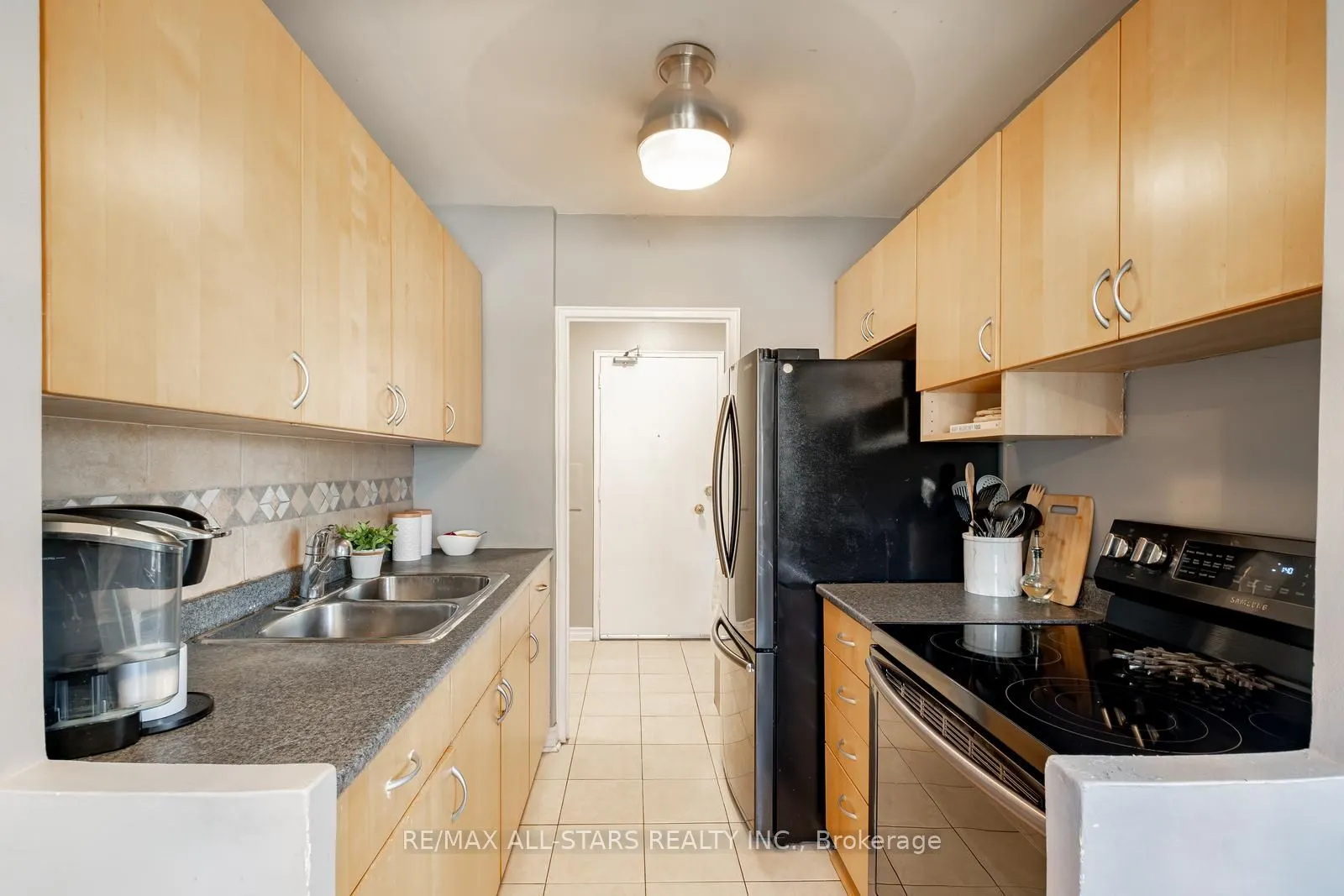 219 Wilson Avenue, #201