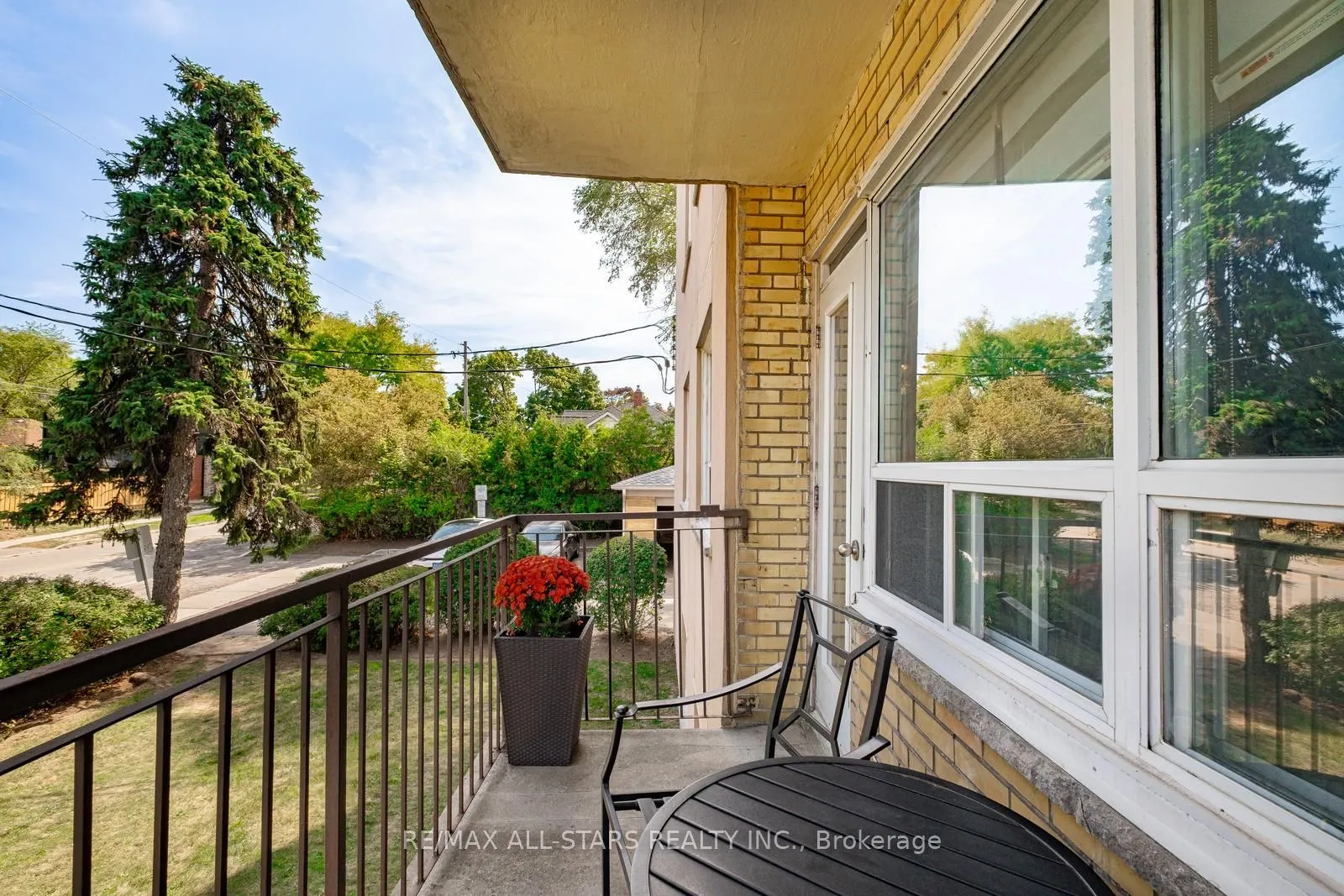219 Wilson Avenue, #201
