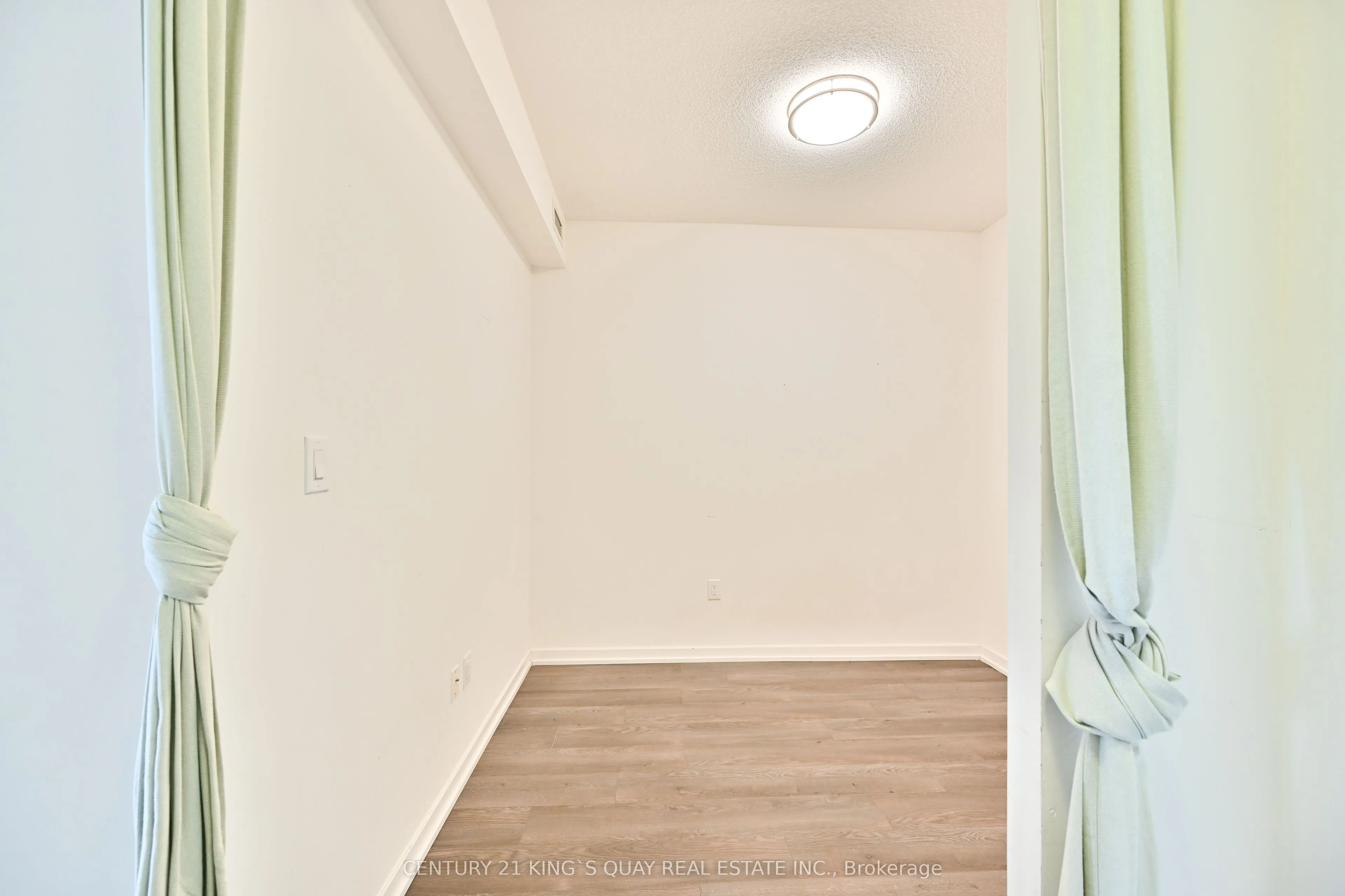 66 Forest Manor Road, #513