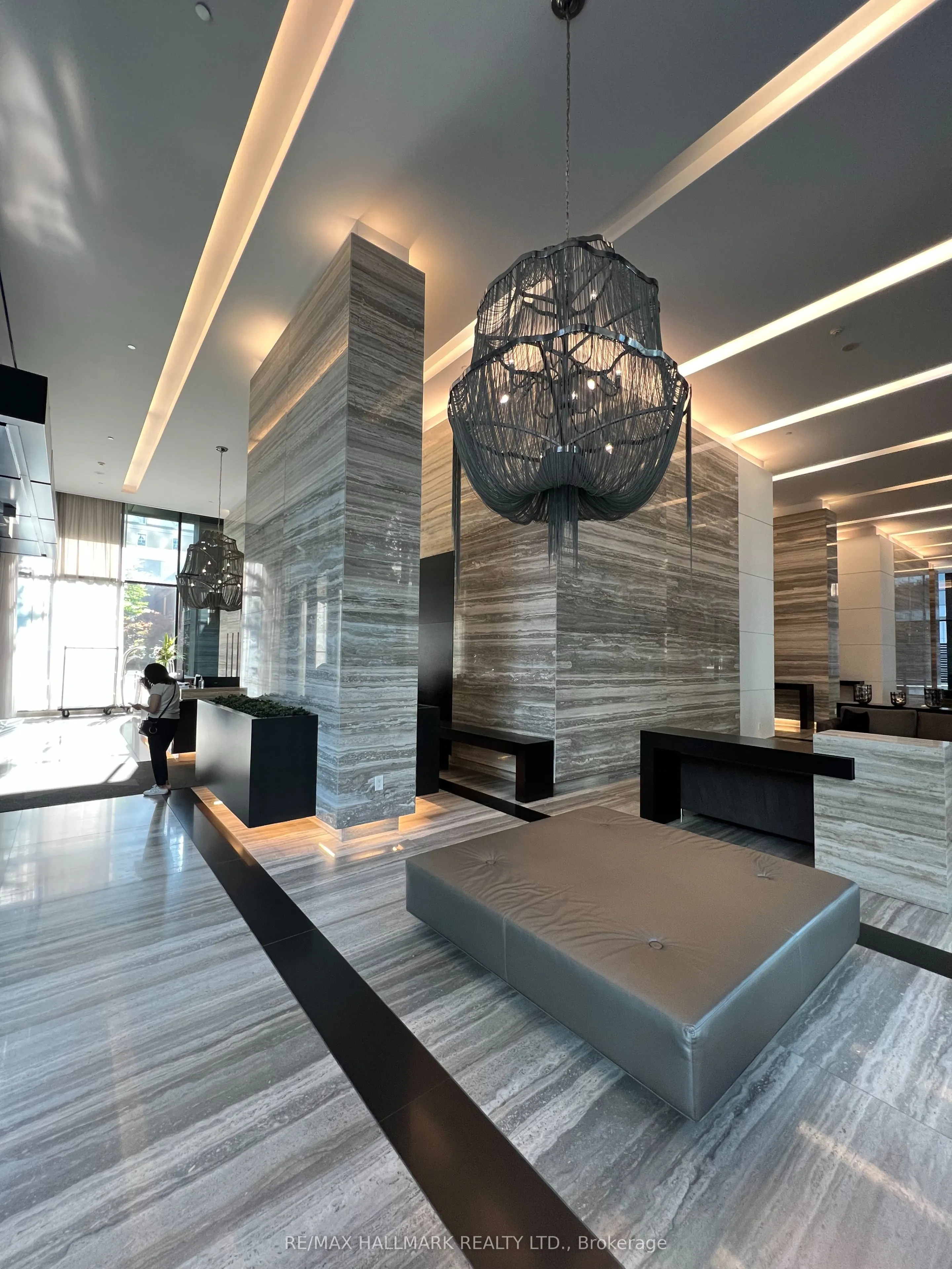110 Charles Street E, #3105
