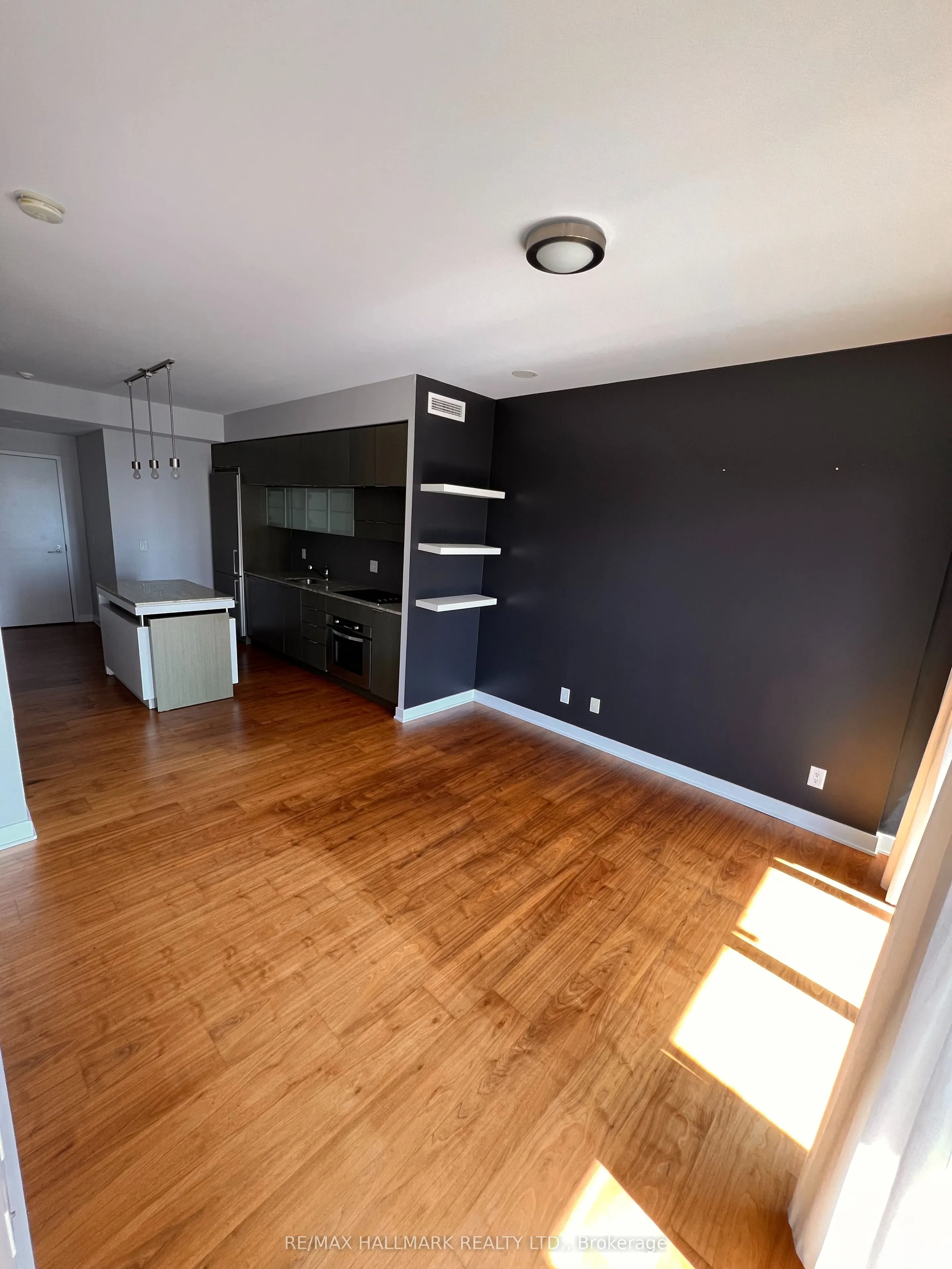 110 Charles Street E, #3105