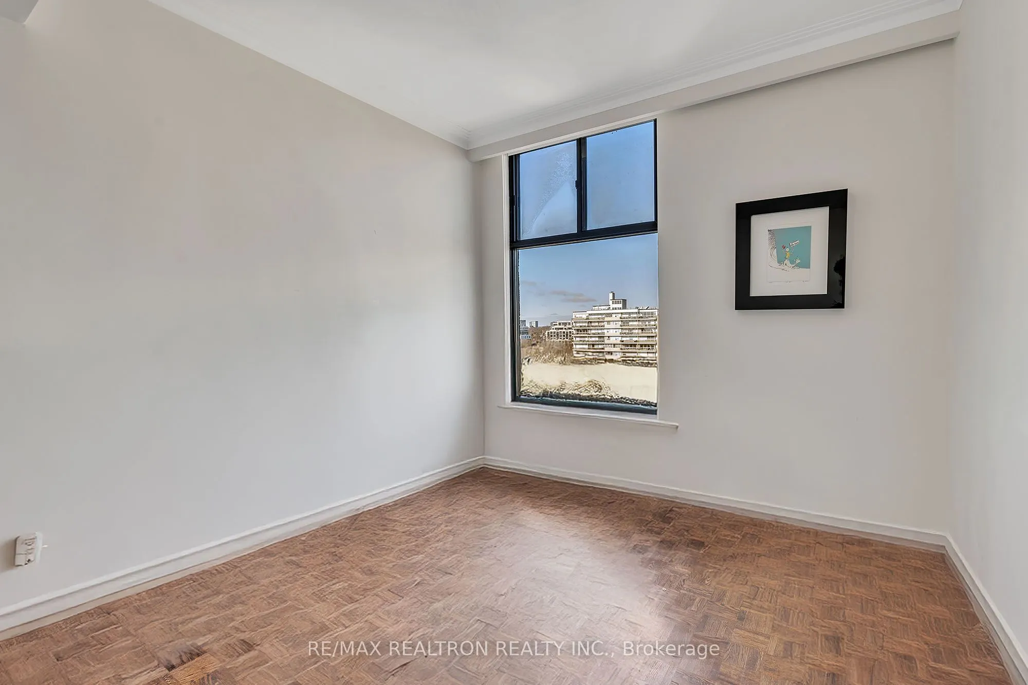 423 Avenue Road, #12