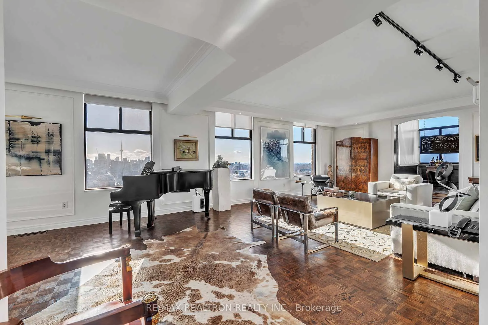 423 Avenue Road, #12
