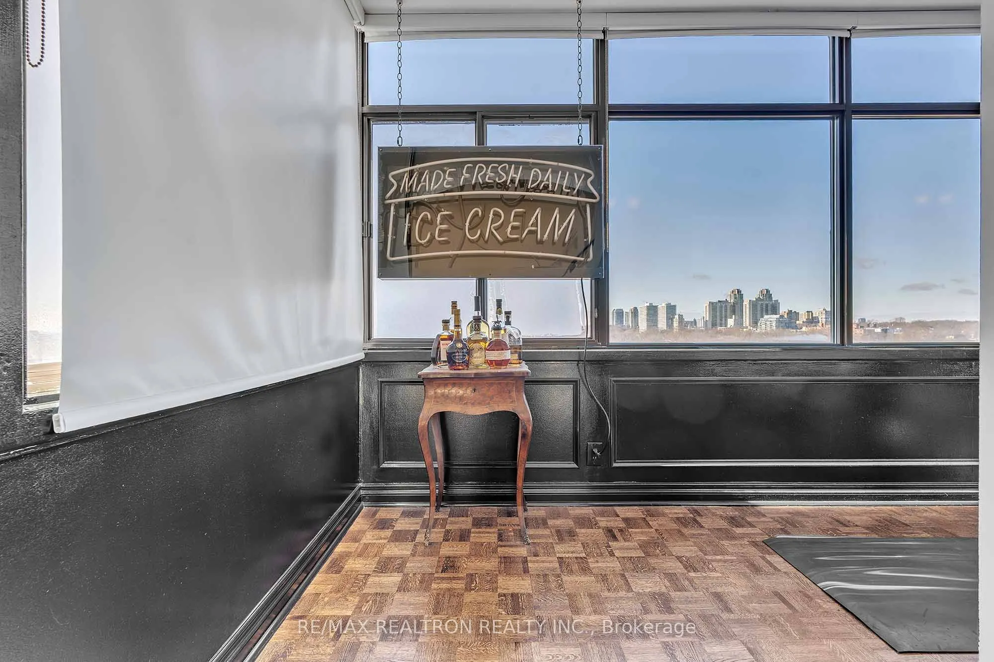 423 Avenue Road, #12