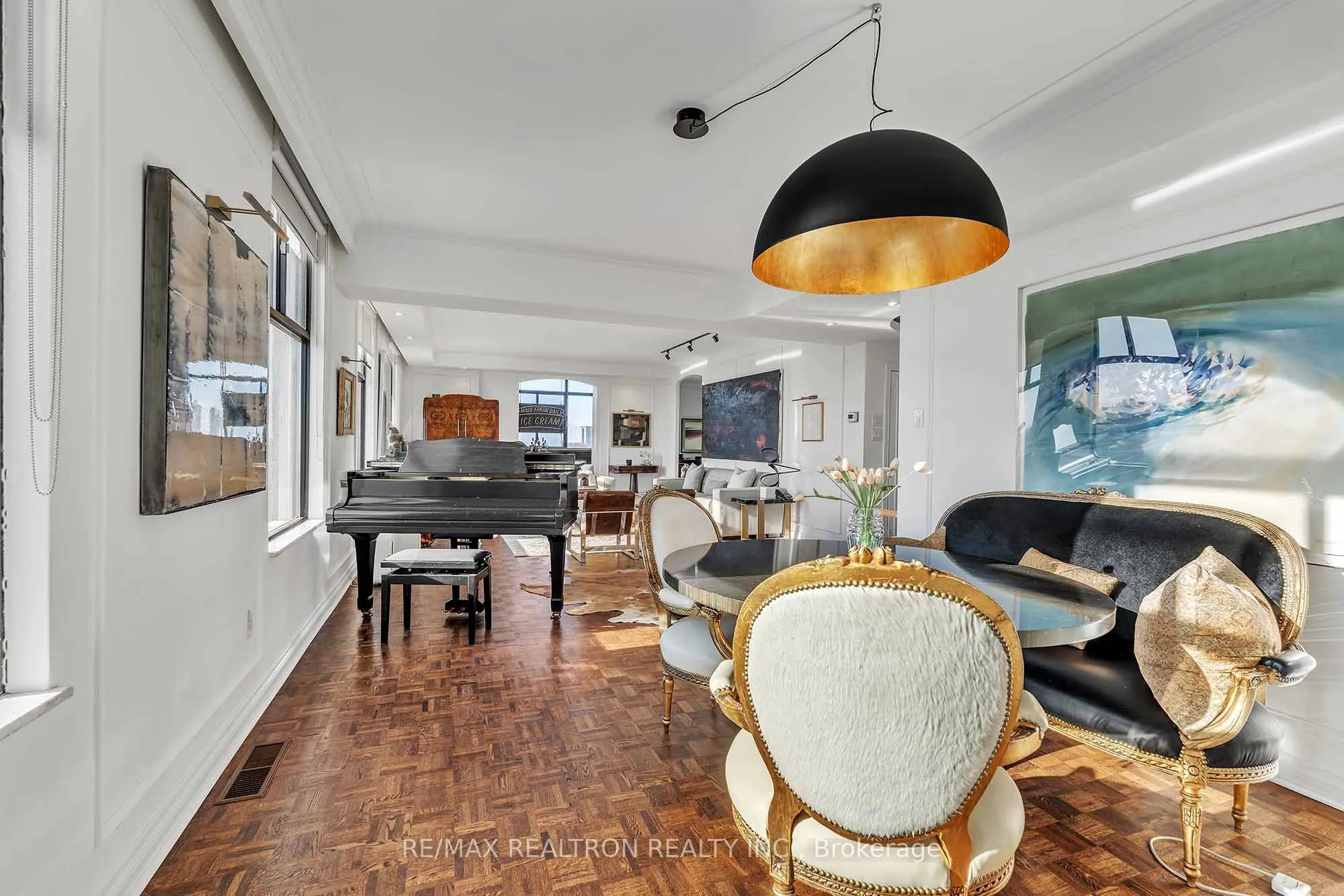 423 Avenue Road, #12