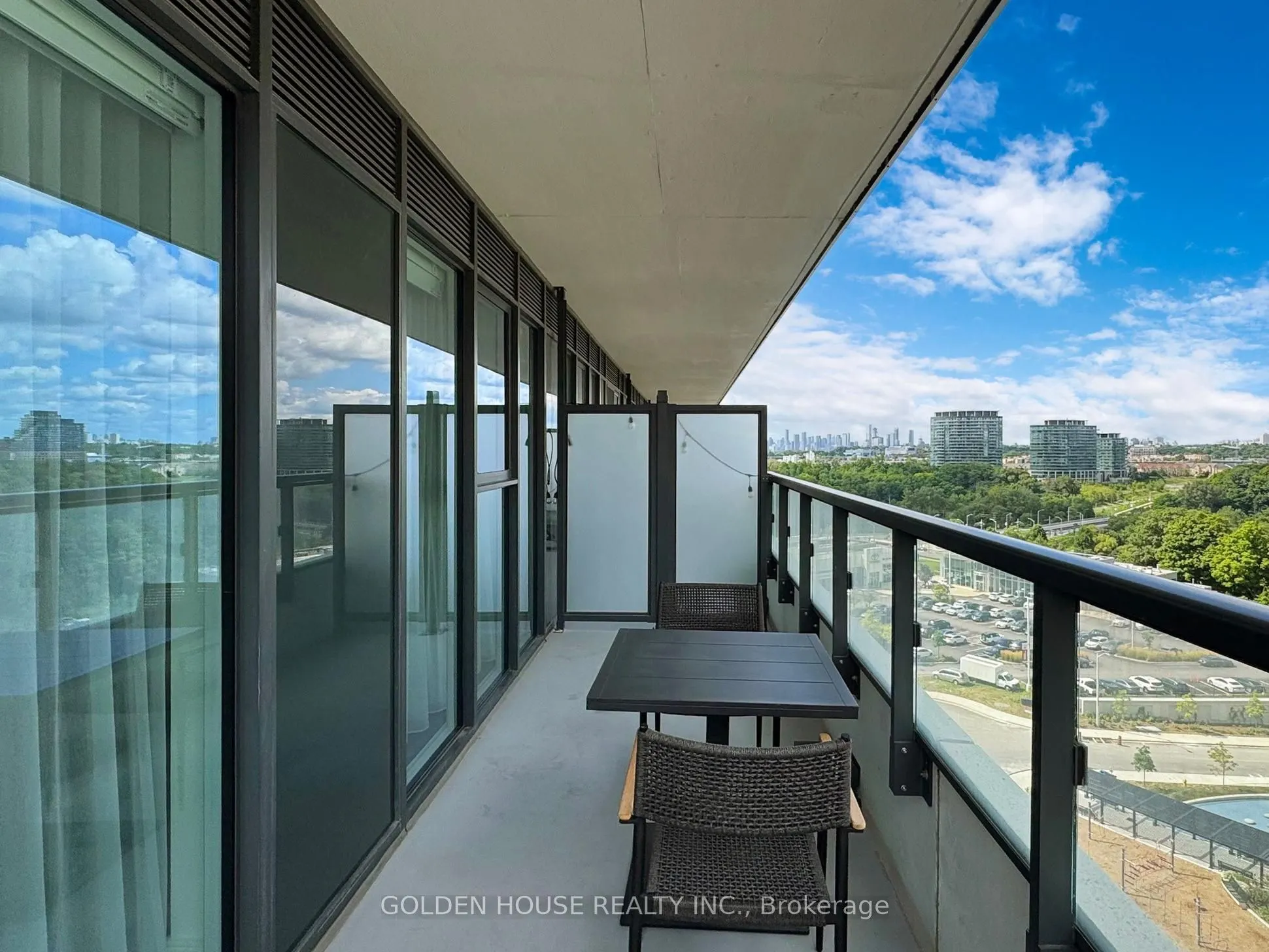 30 Inn On the Park Drive, #903