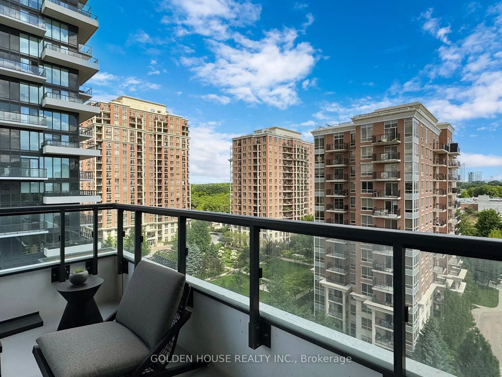 30 Inn On the Park Drive, #903