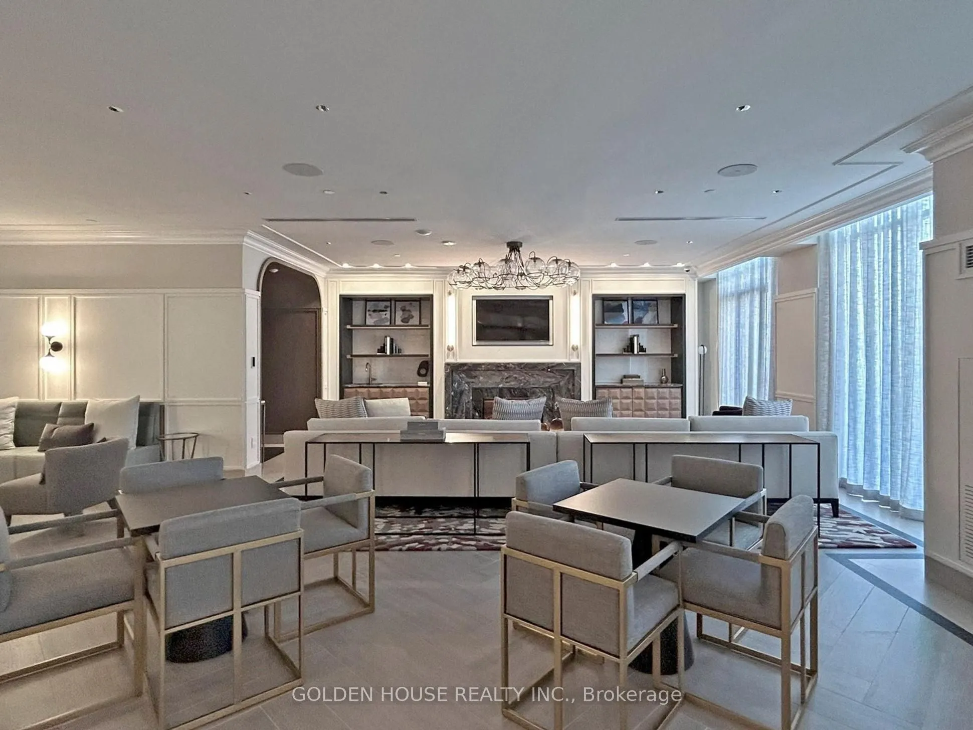 30 Inn On the Park Drive, #903