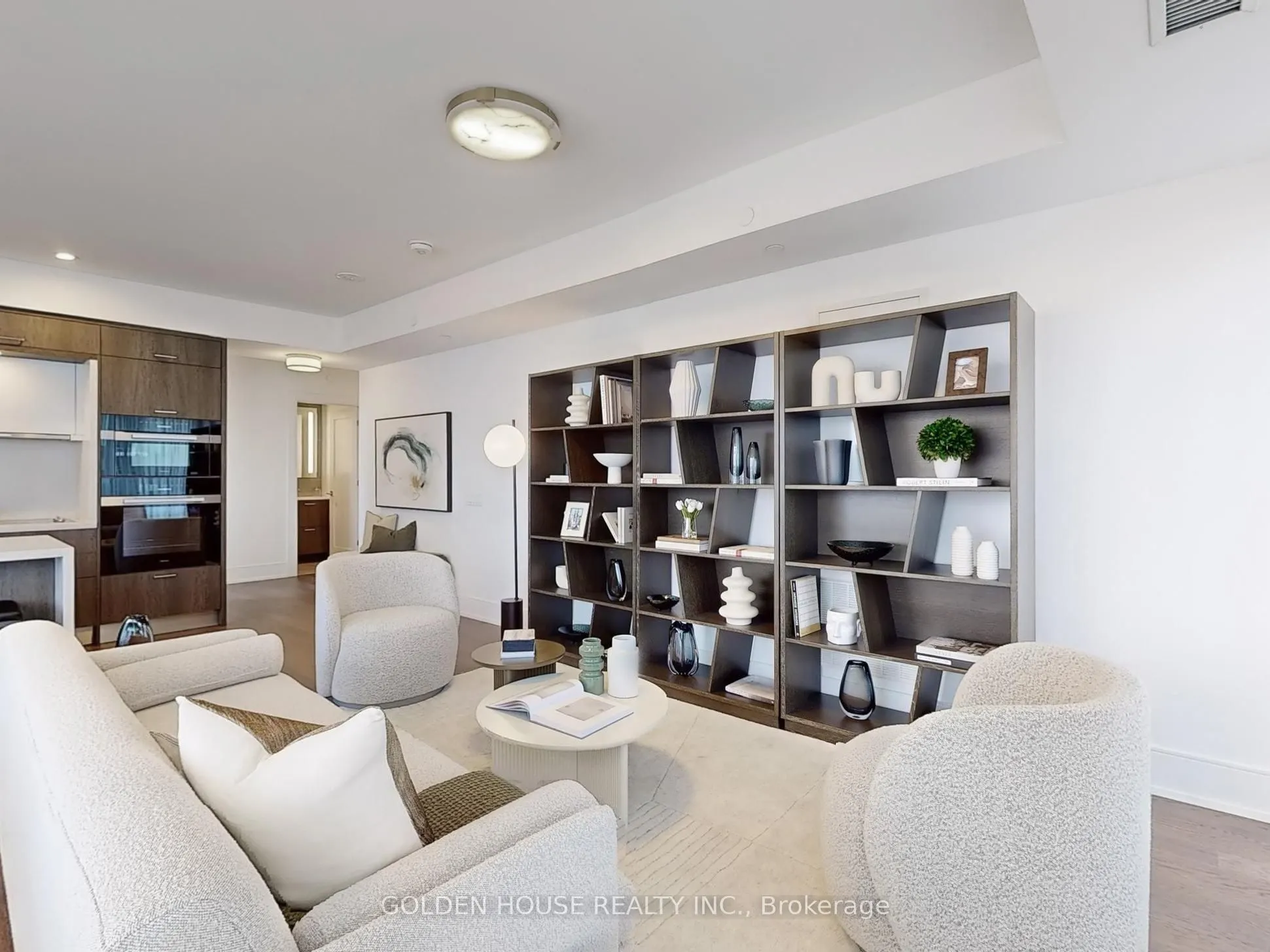 30 Inn On the Park Drive, #903