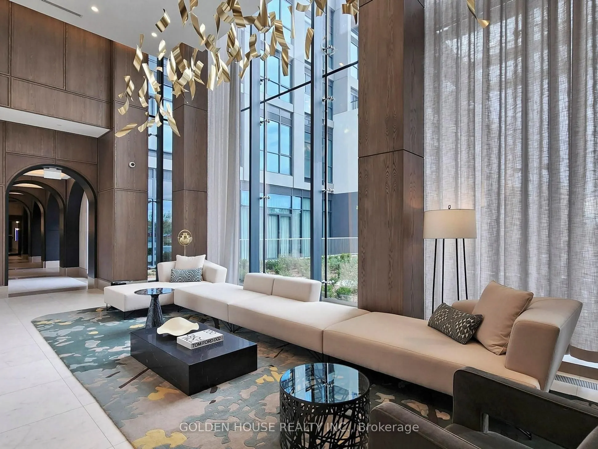 30 Inn On the Park Drive, #903
