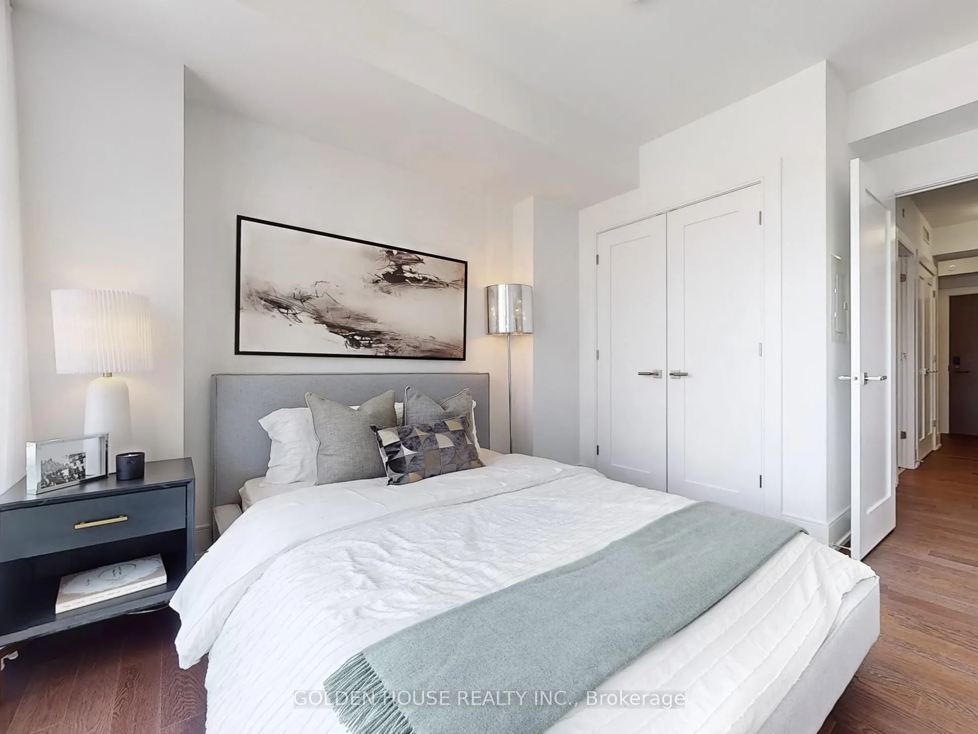 30 Inn On the Park Drive, #903