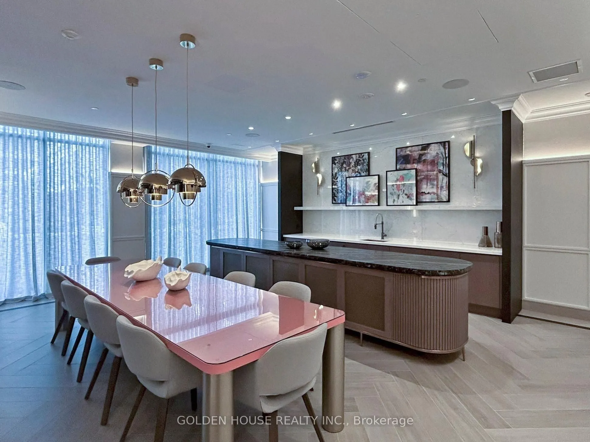 30 Inn On the Park Drive, #903