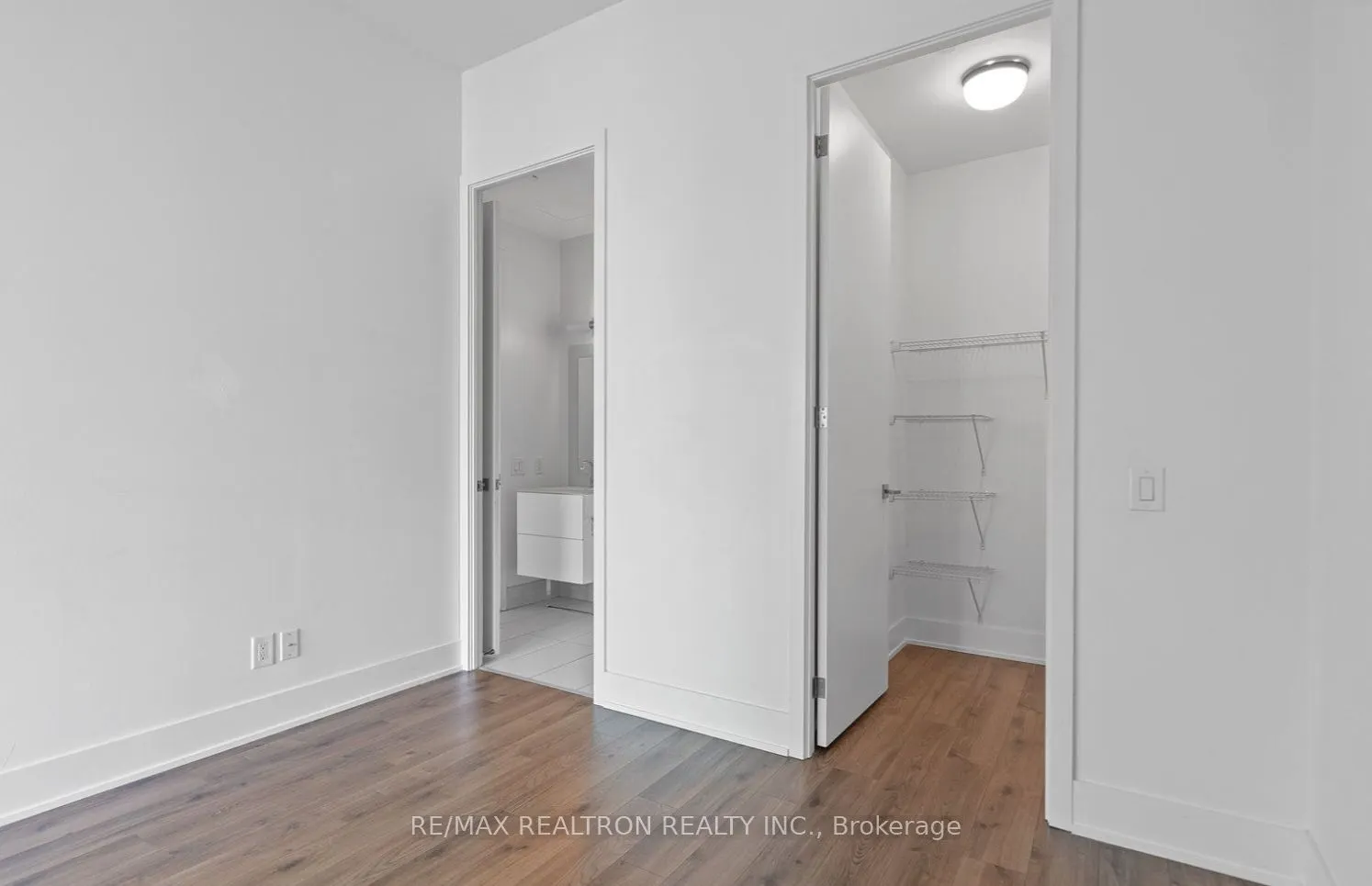 111 St Clair Avenue W, #501