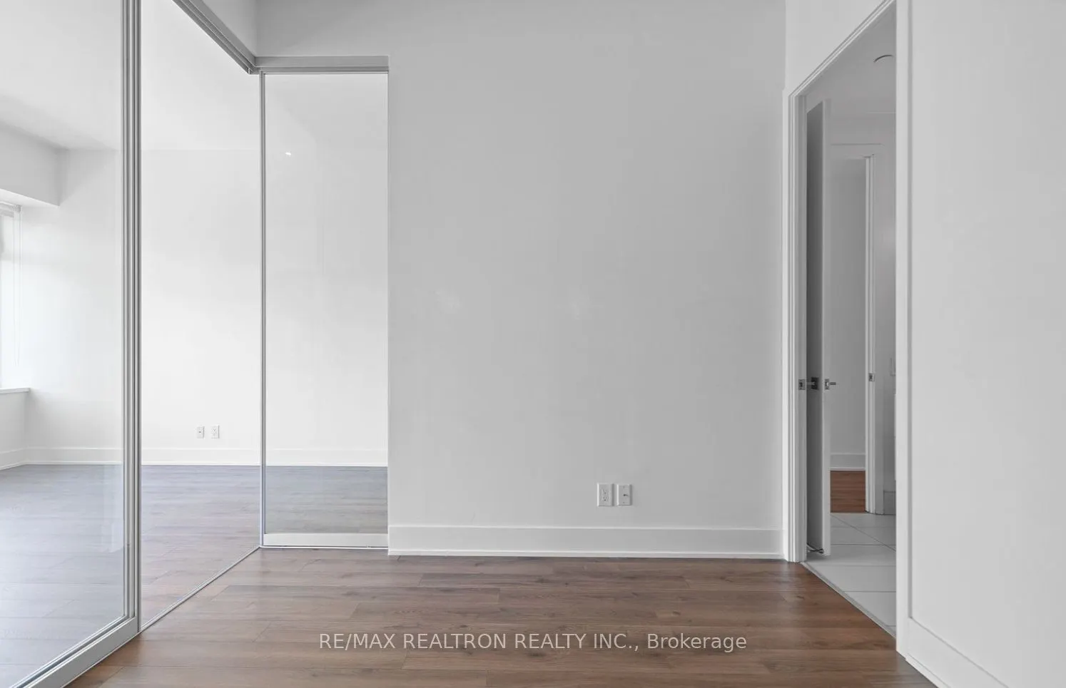 111 St Clair Avenue W, #501