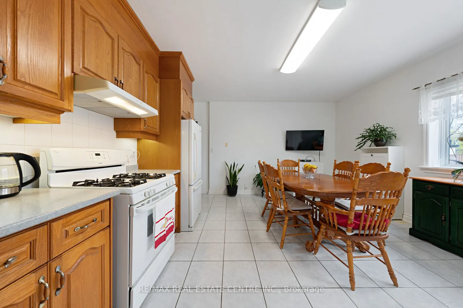 14 Churchill Avenue