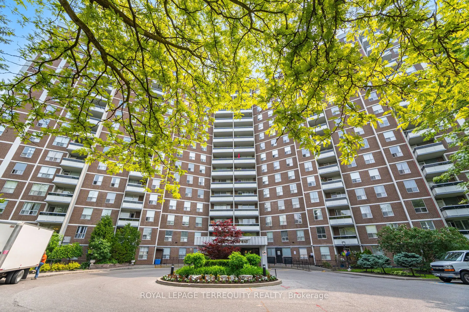 5 Shady Golfway, #904