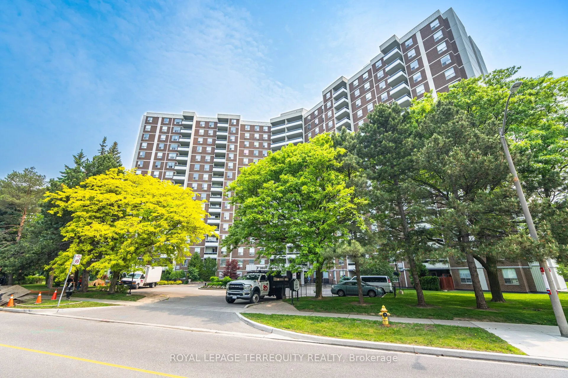 5 Shady Golfway, #904