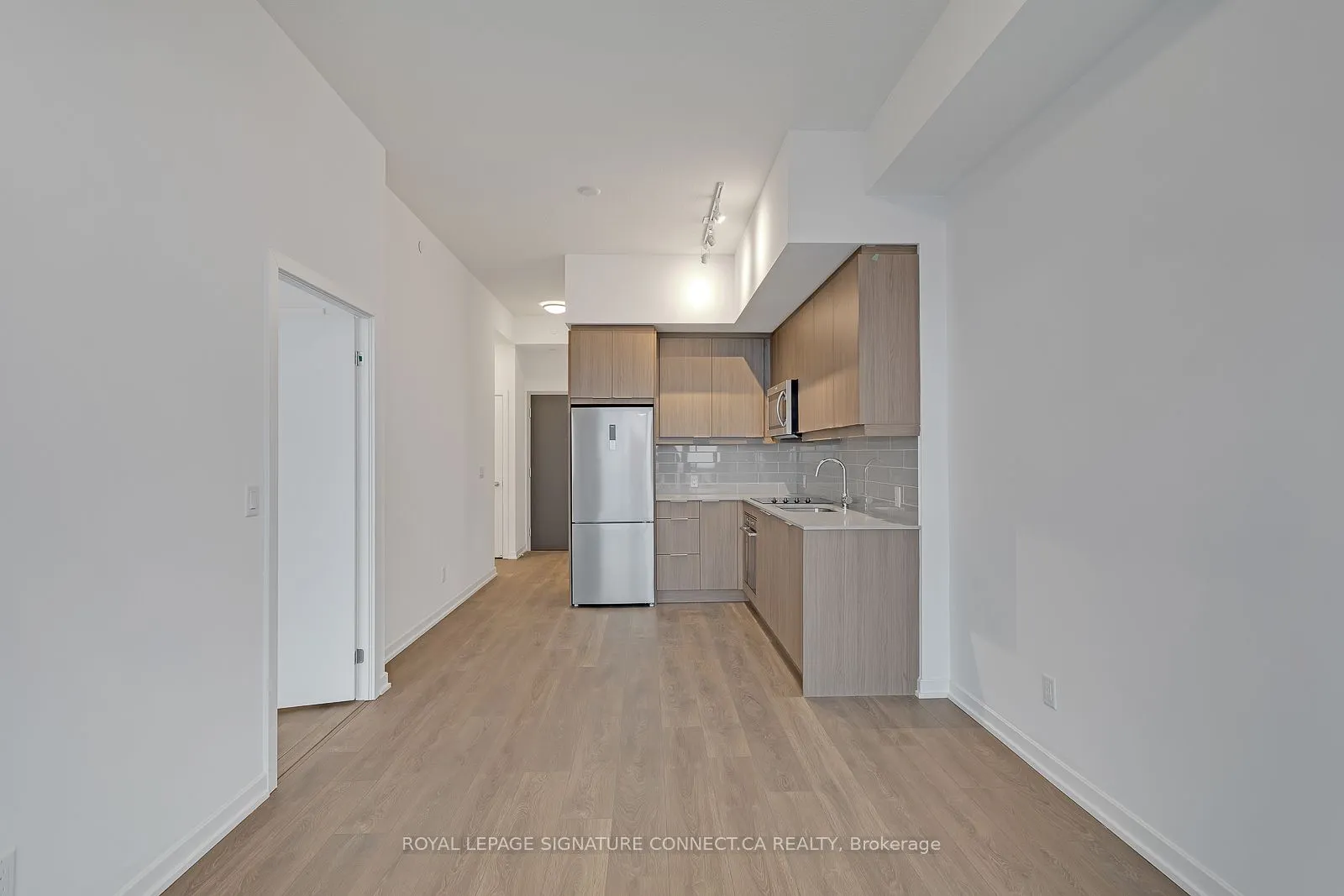 32 Forest Manor Road, #3007