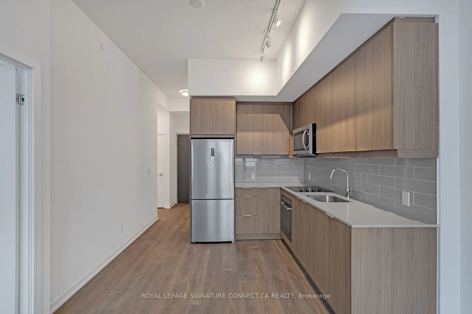 32 Forest Manor Road, #3007