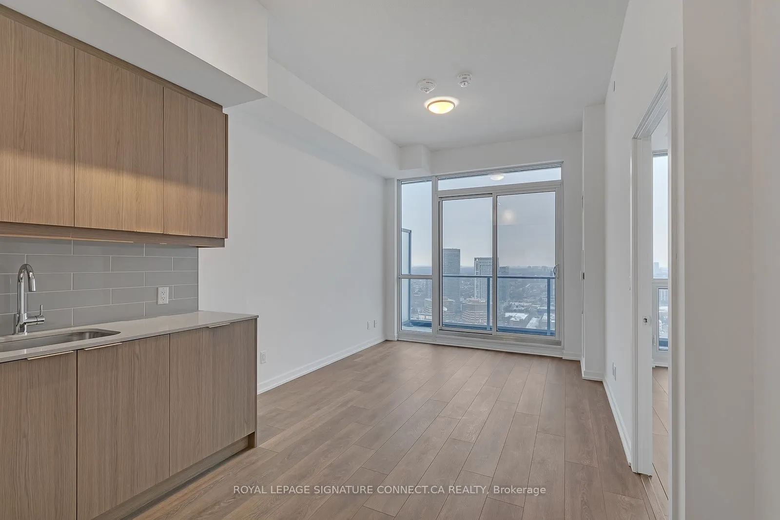 32 Forest Manor Road, #3007