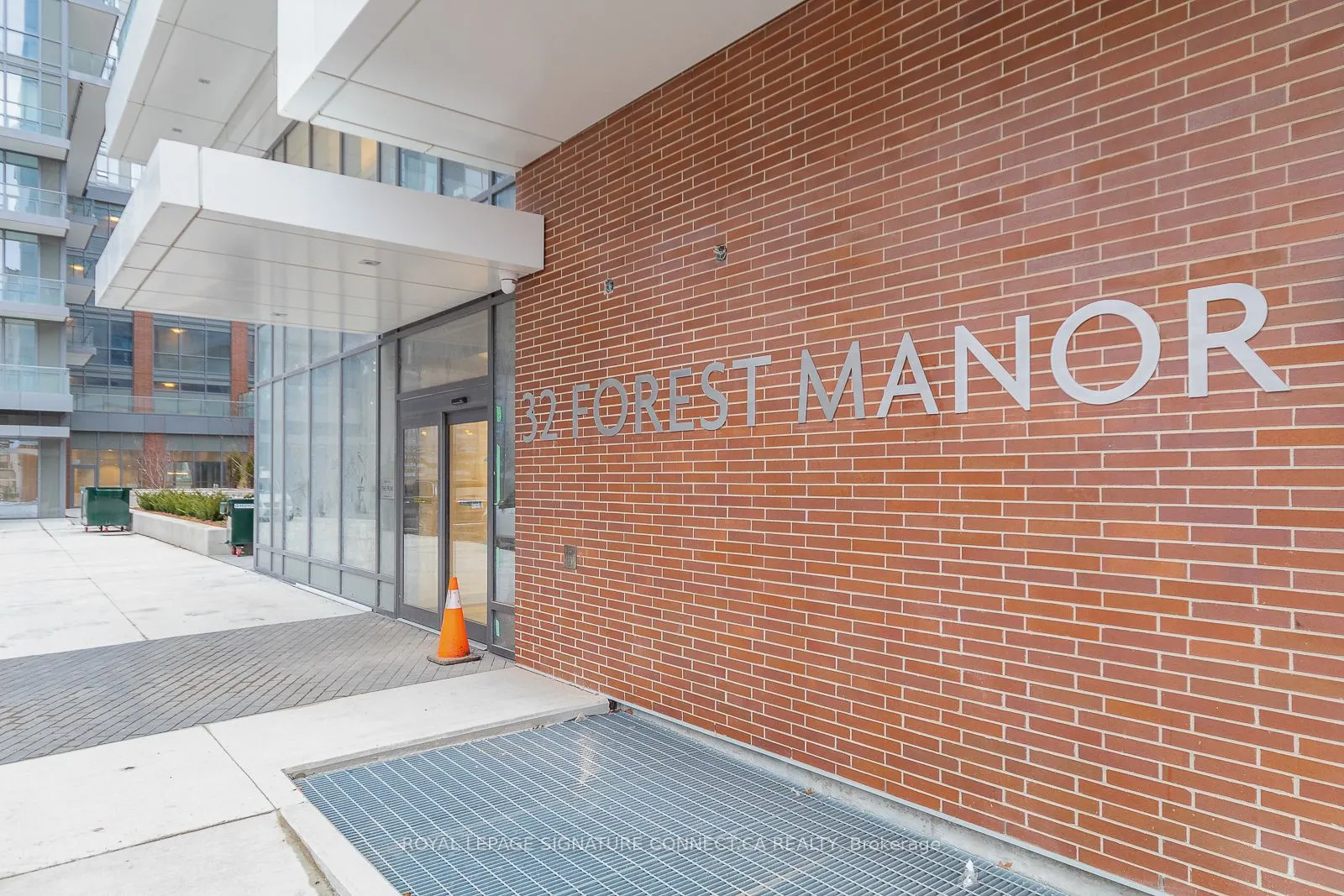 32 Forest Manor Road, #3007