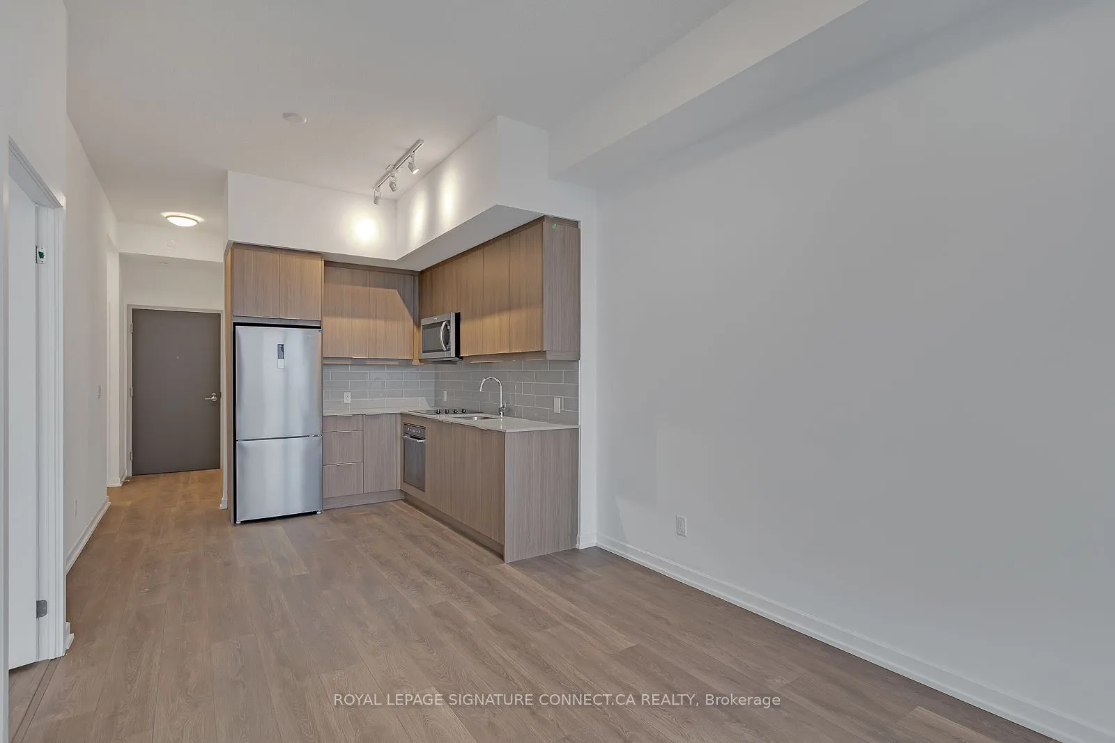 32 Forest Manor Road, #3007