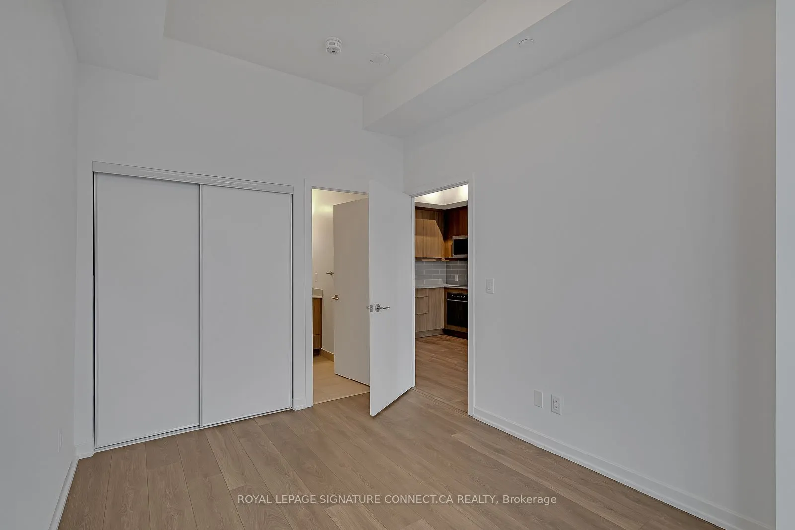 32 Forest Manor Road, #3007