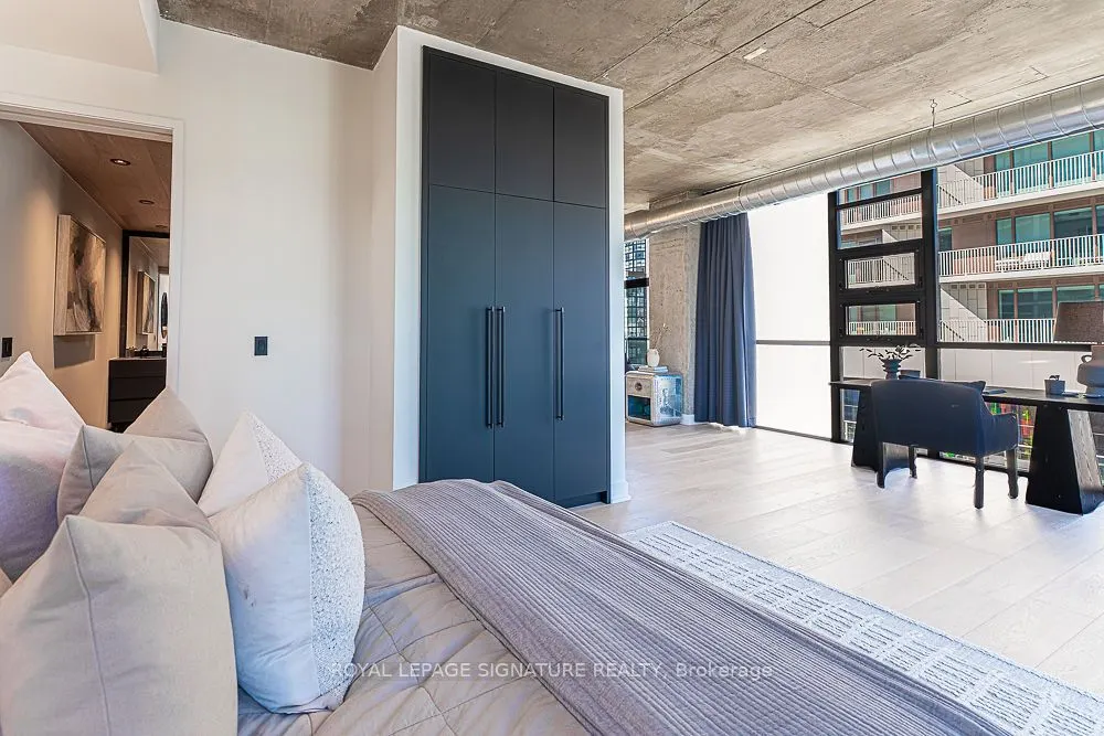 60 Bathurst Street, #705