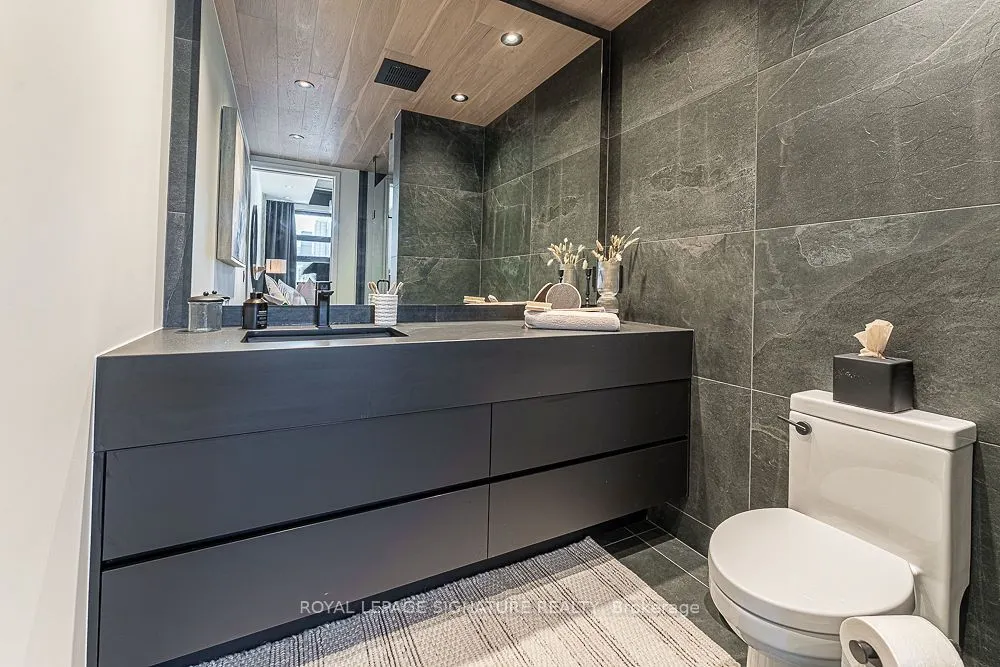 60 Bathurst Street, #705