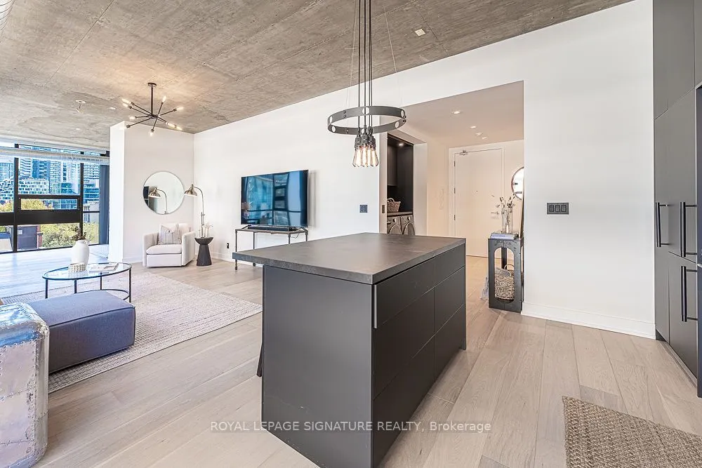 60 Bathurst Street, #705