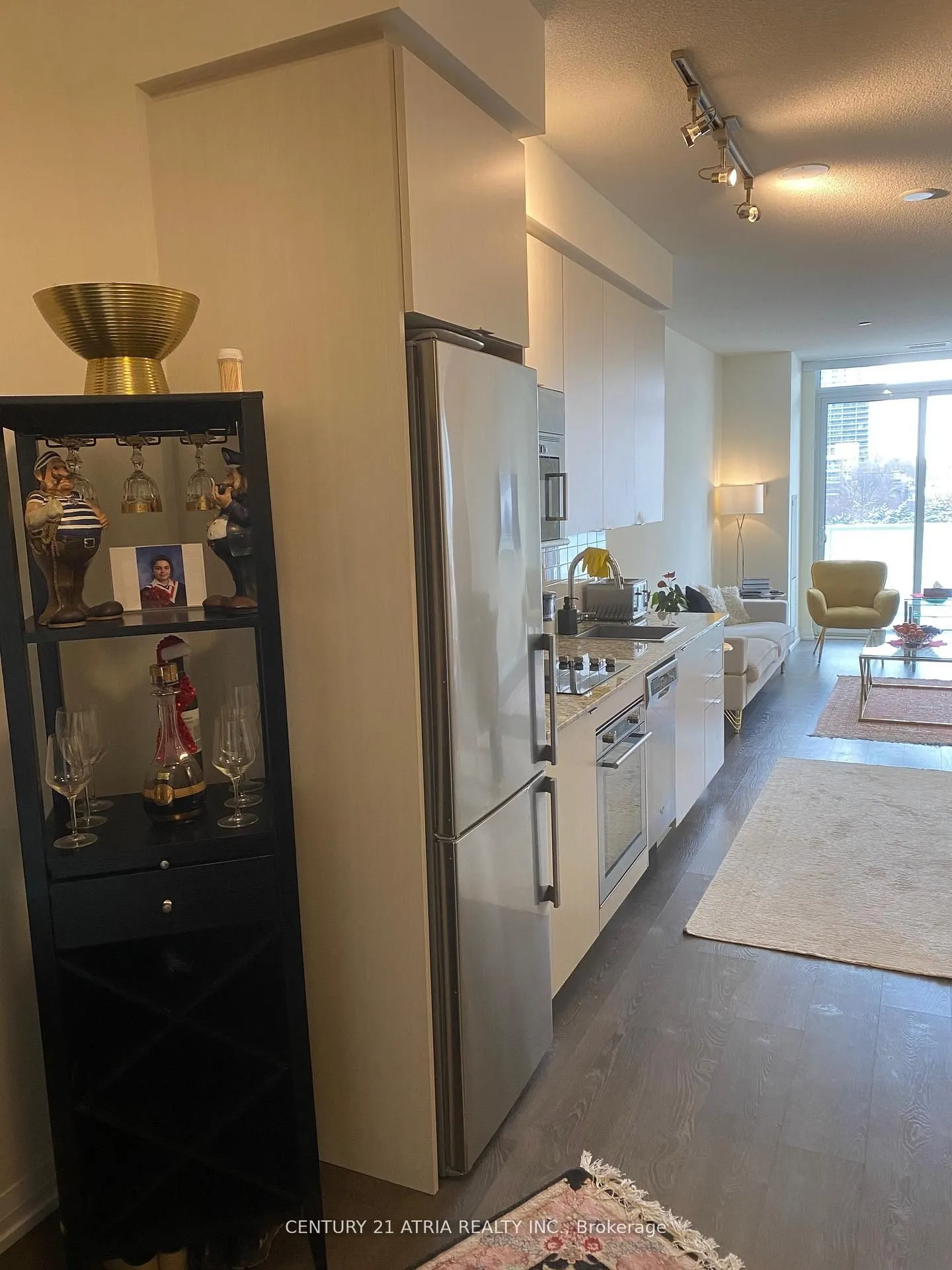 101 Erskine Avenue, #512