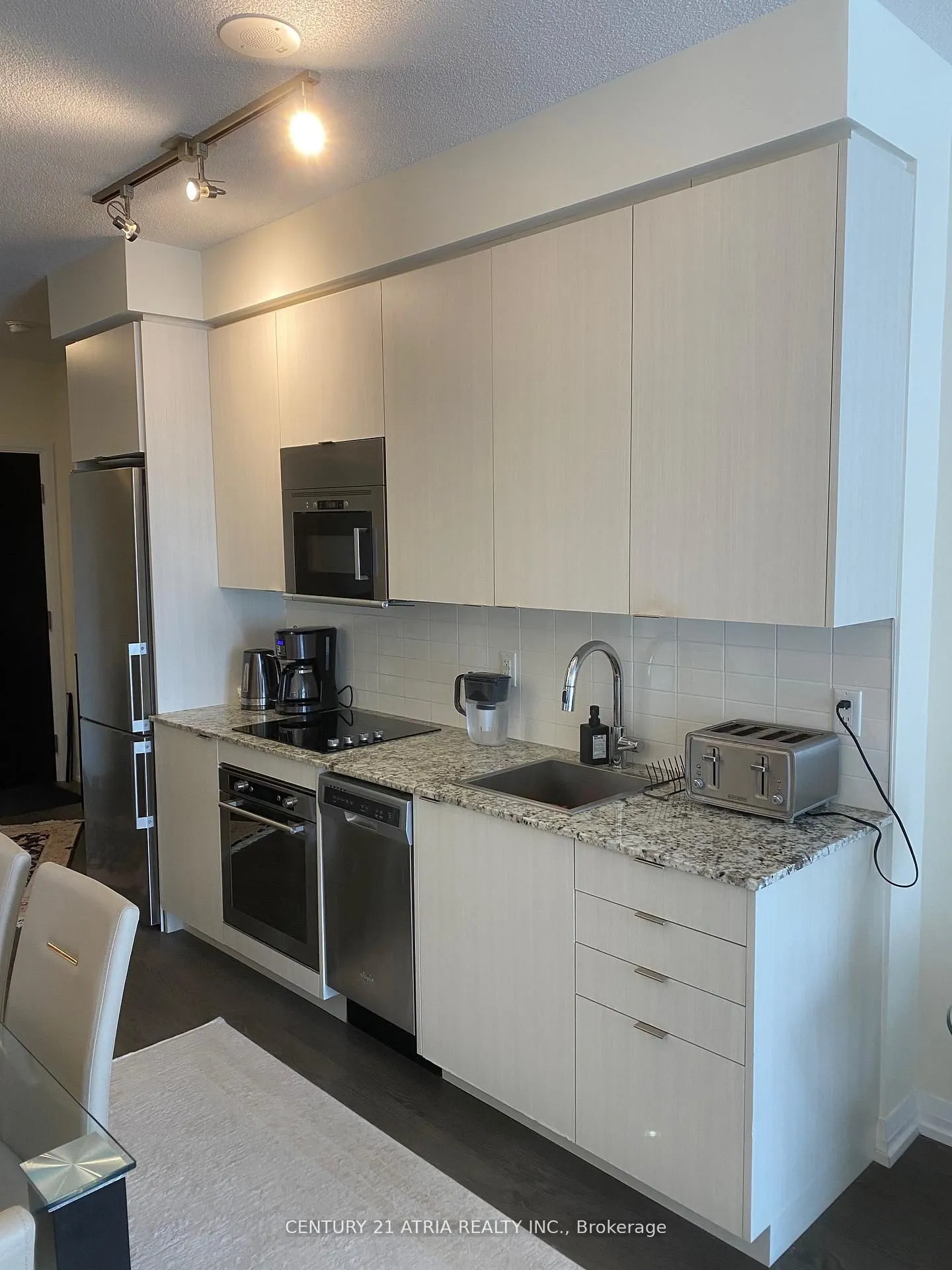 101 Erskine Avenue, #512