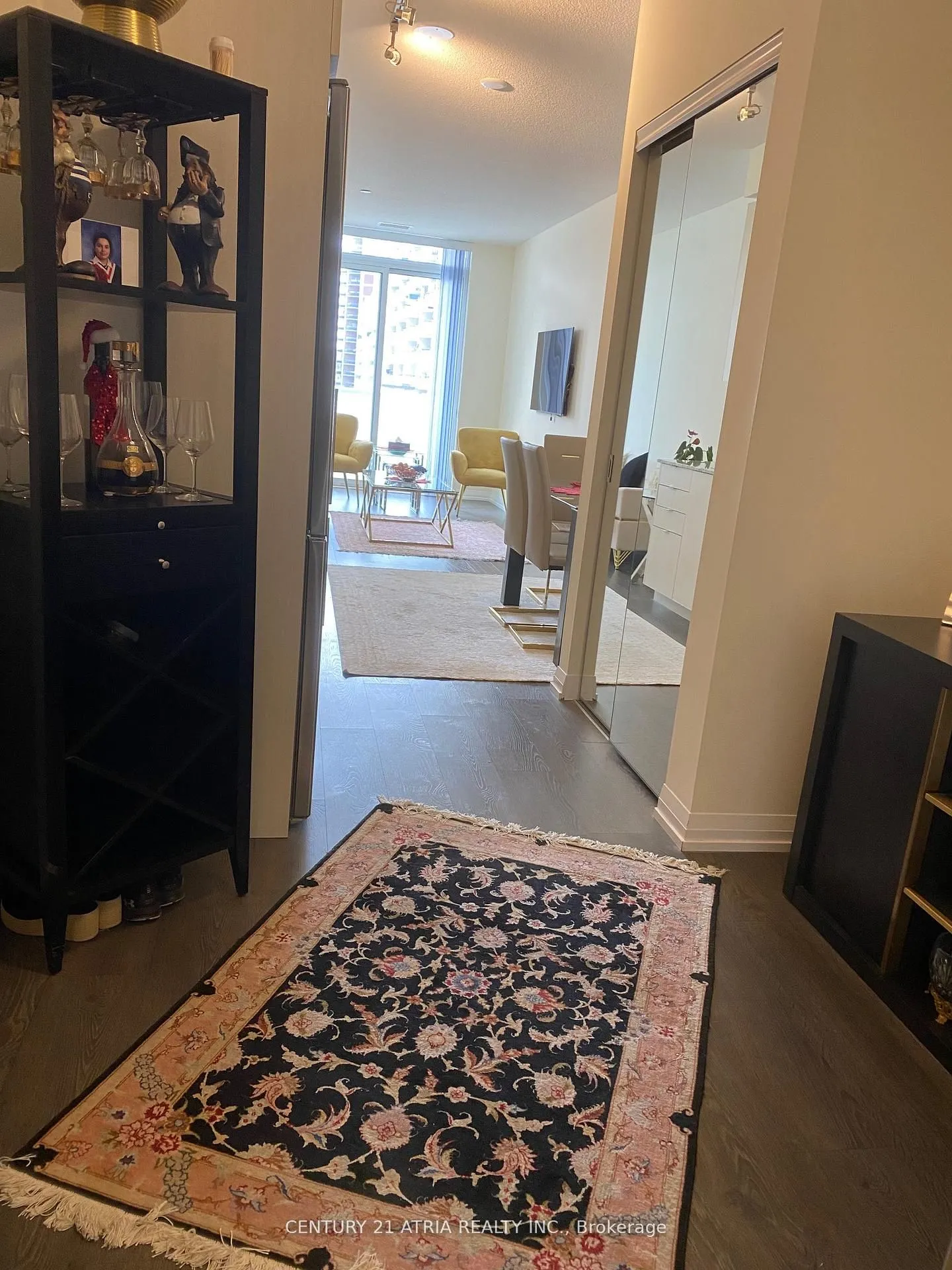101 Erskine Avenue, #512