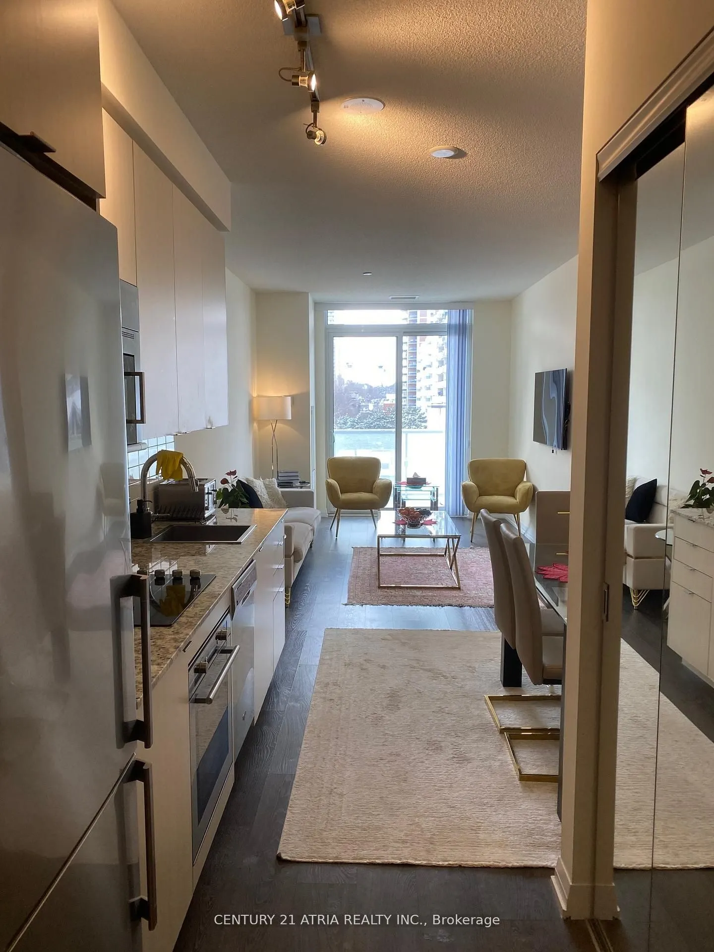 101 Erskine Avenue, #512