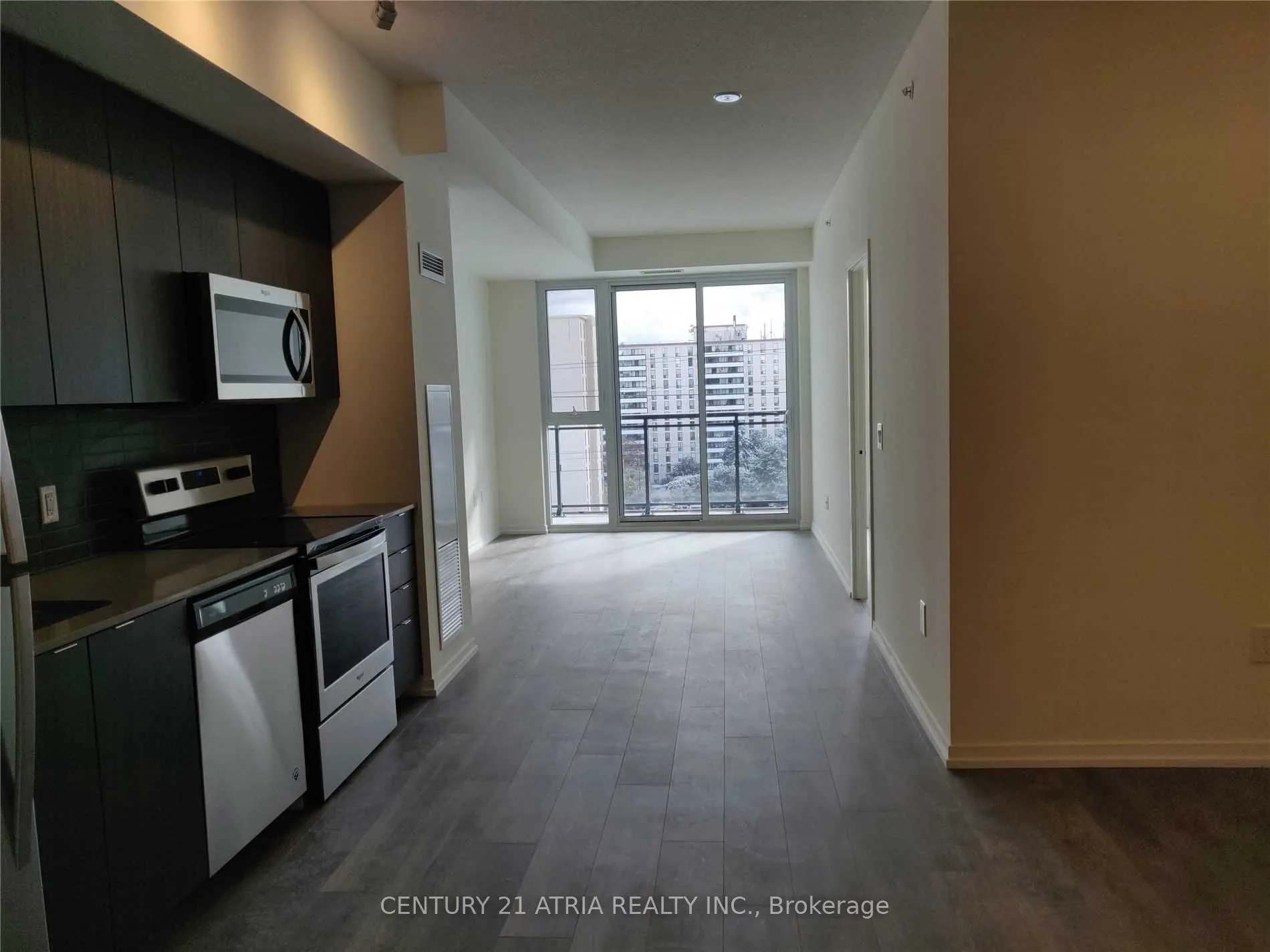 3237 Bayview Avenue, #811