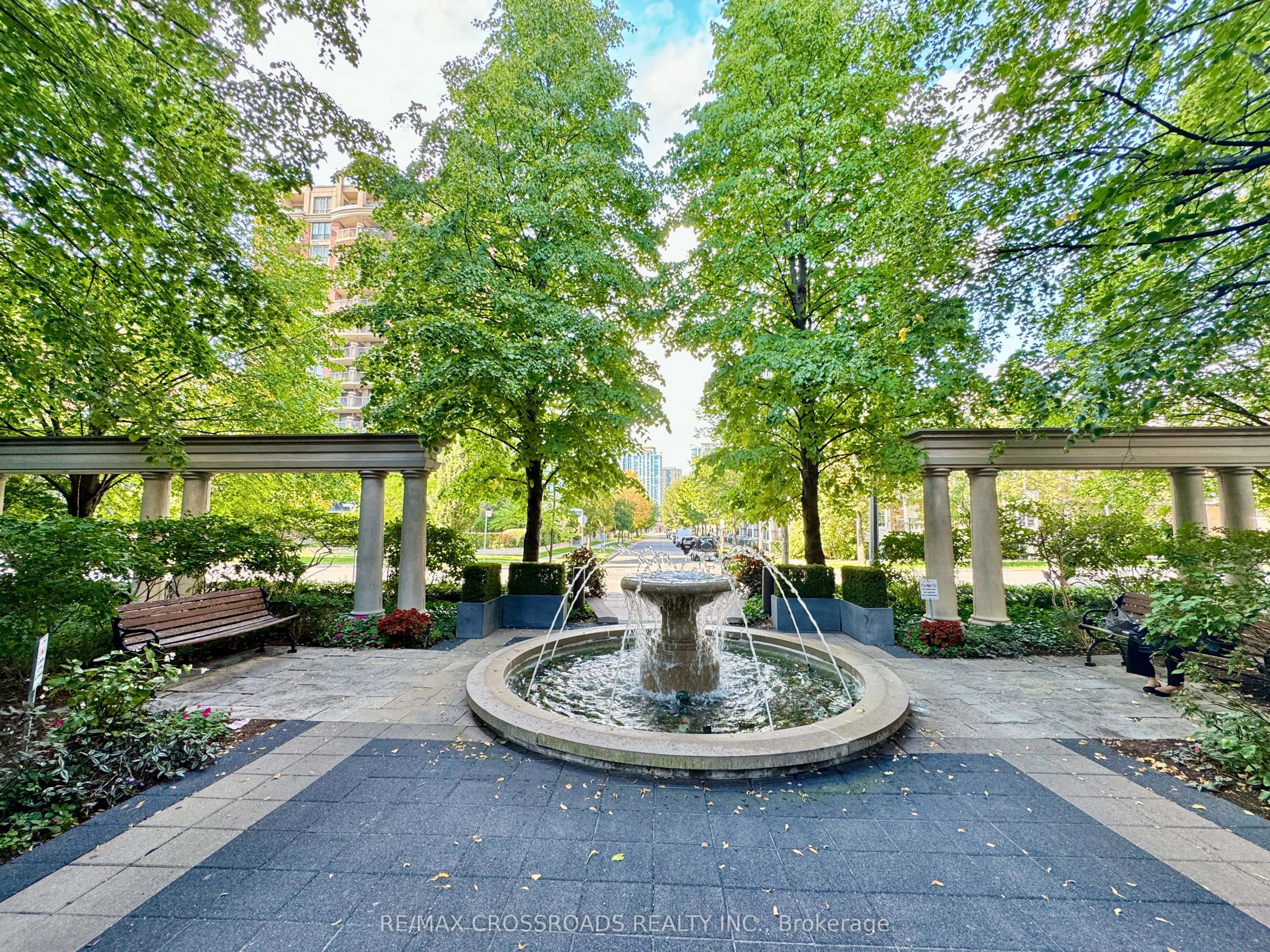 78 HARRISON GARDEN Boulevard