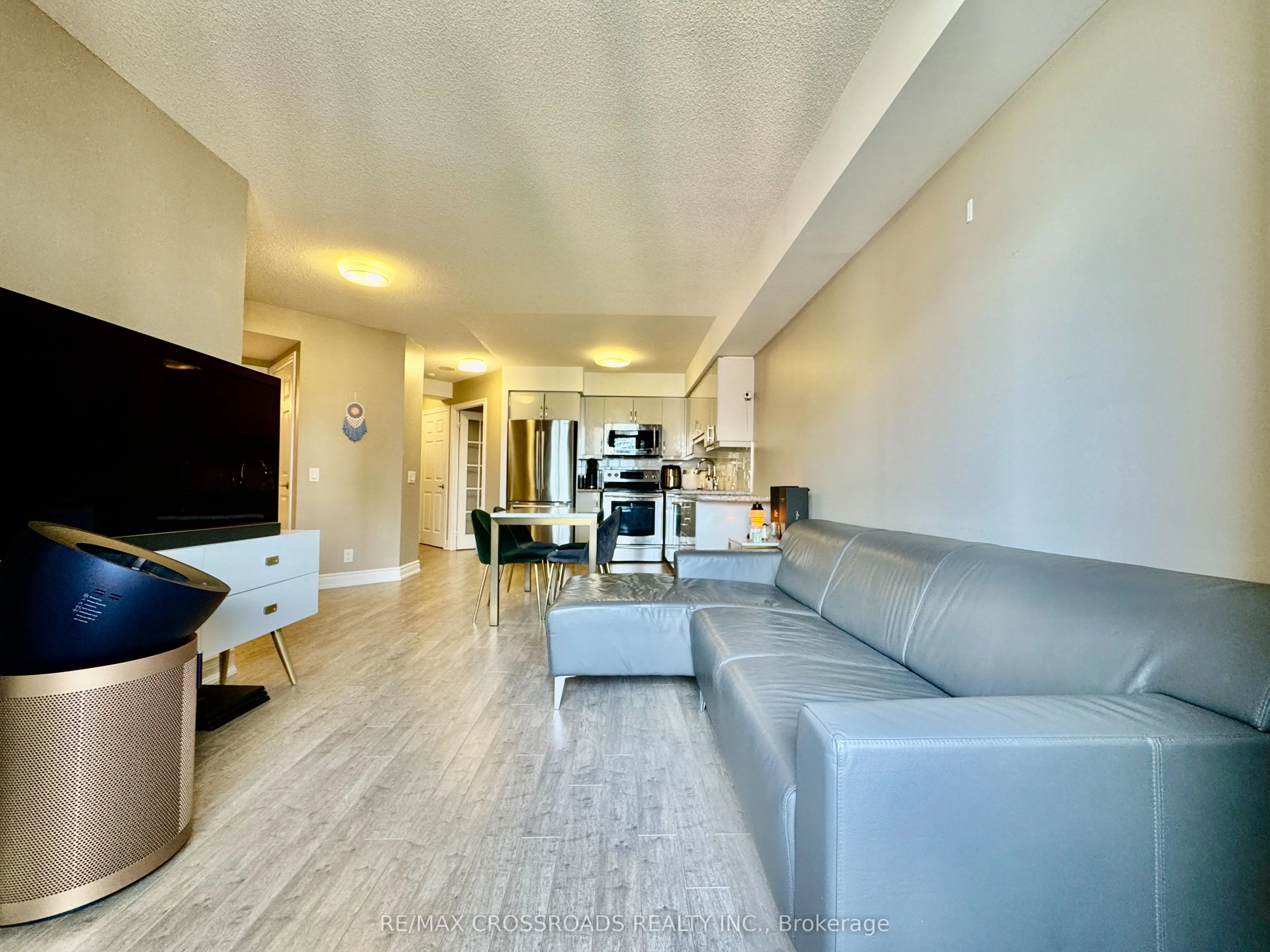 78 HARRISON GARDEN Boulevard
