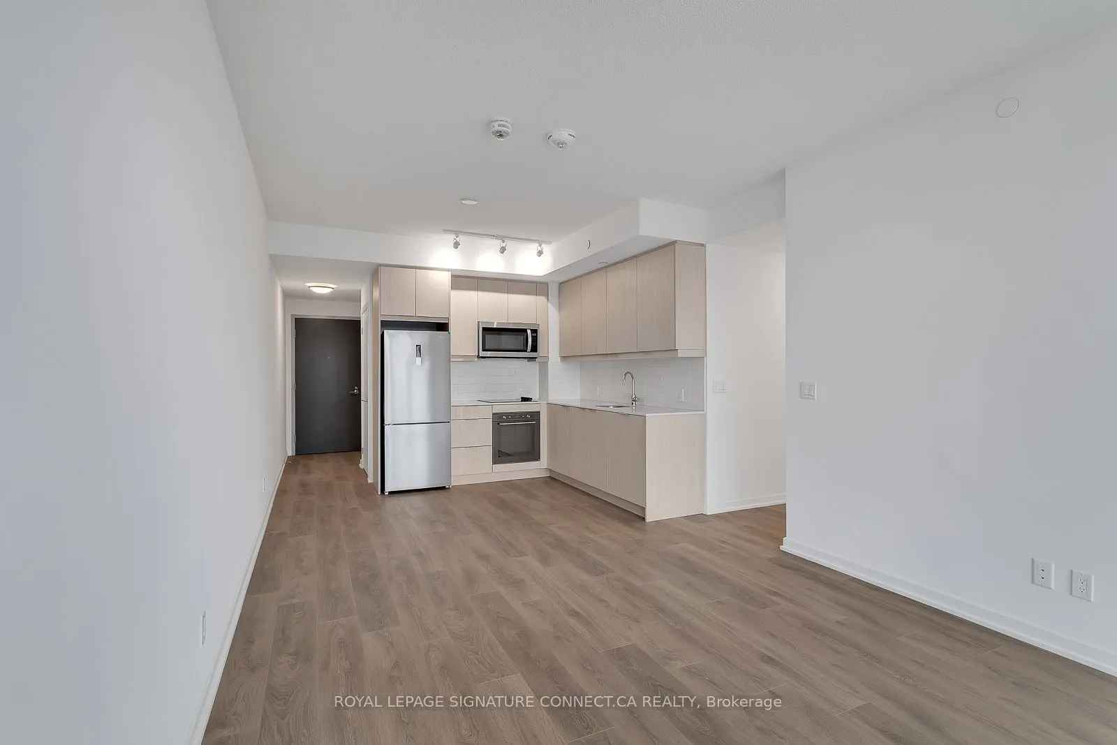 32 Forest Manor Road, #605
