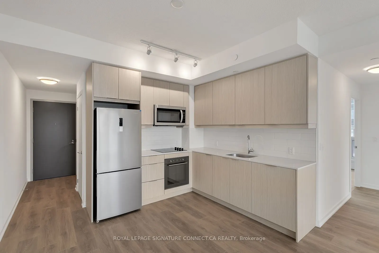 32 Forest Manor Road, #605